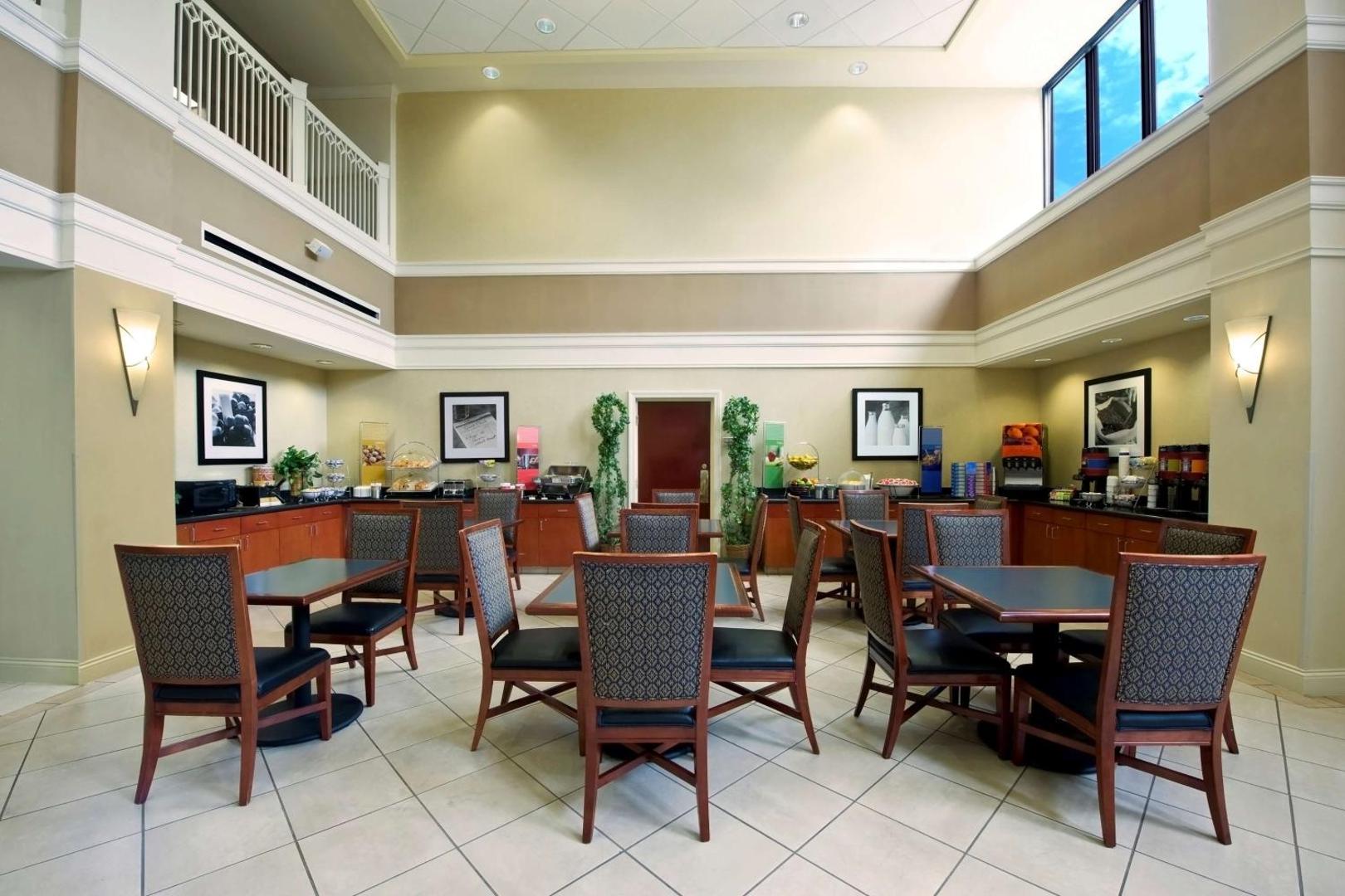 Hampton Inn & Suites Atlanta Airport North I85 Hampton Inn & Suites Atlanta Airport North I85