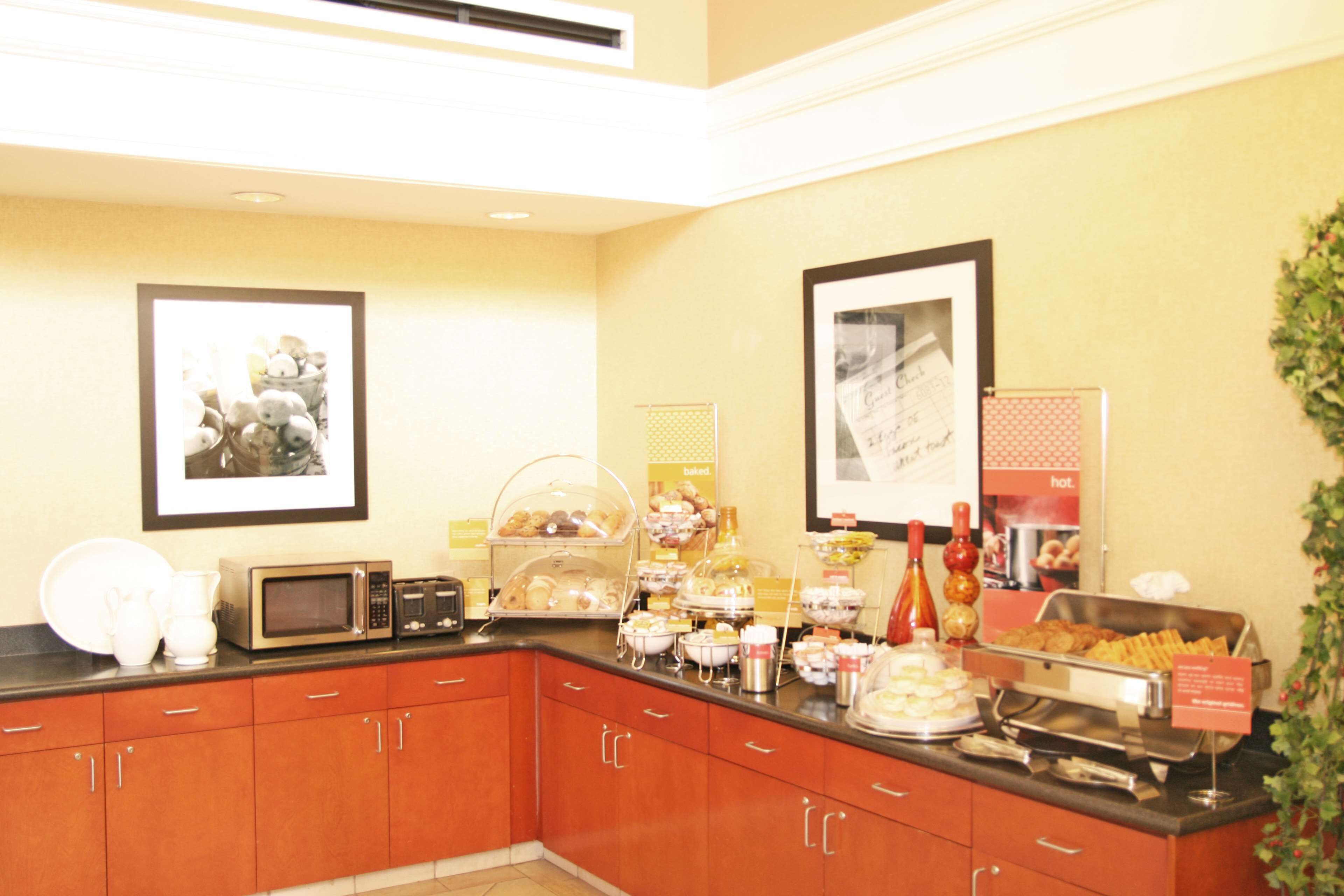 Hampton Inn & Suites Atlanta Airport North I85 Hampton Inn & Suites Atlanta Airport North I85