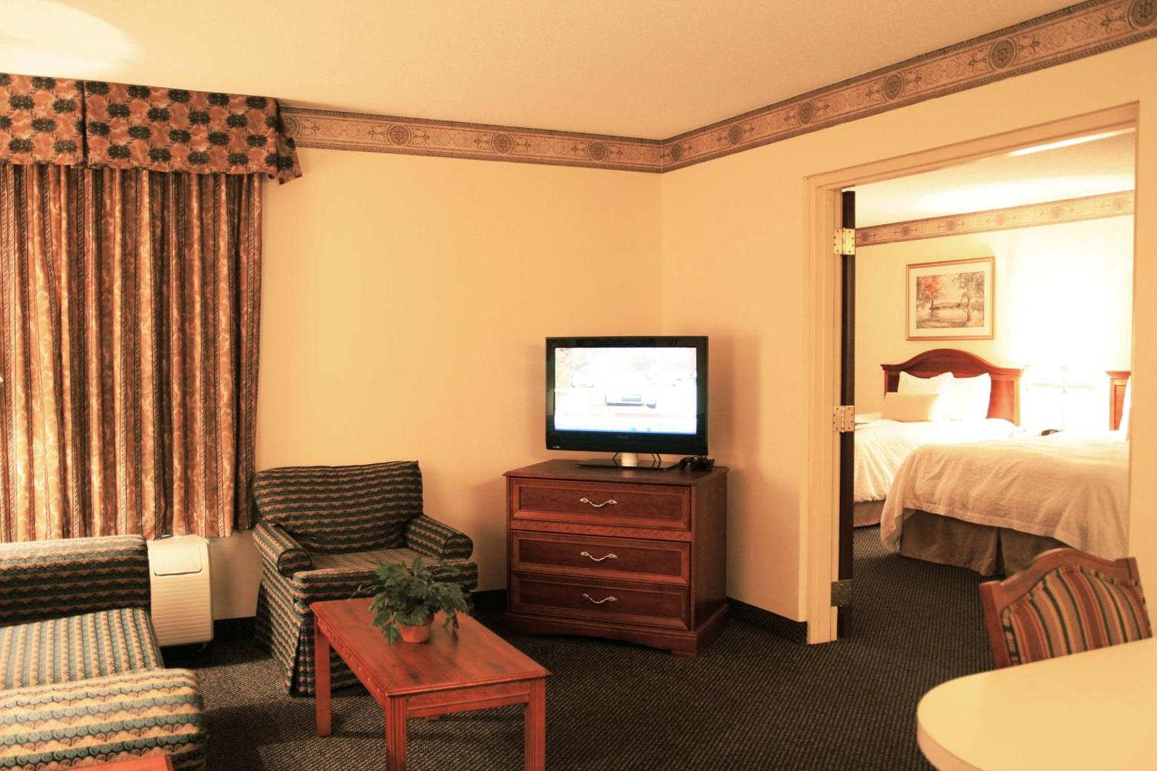 Hampton Inn & Suites Atlanta Airport North I85 Hampton Inn & Suites Atlanta Airport North I85