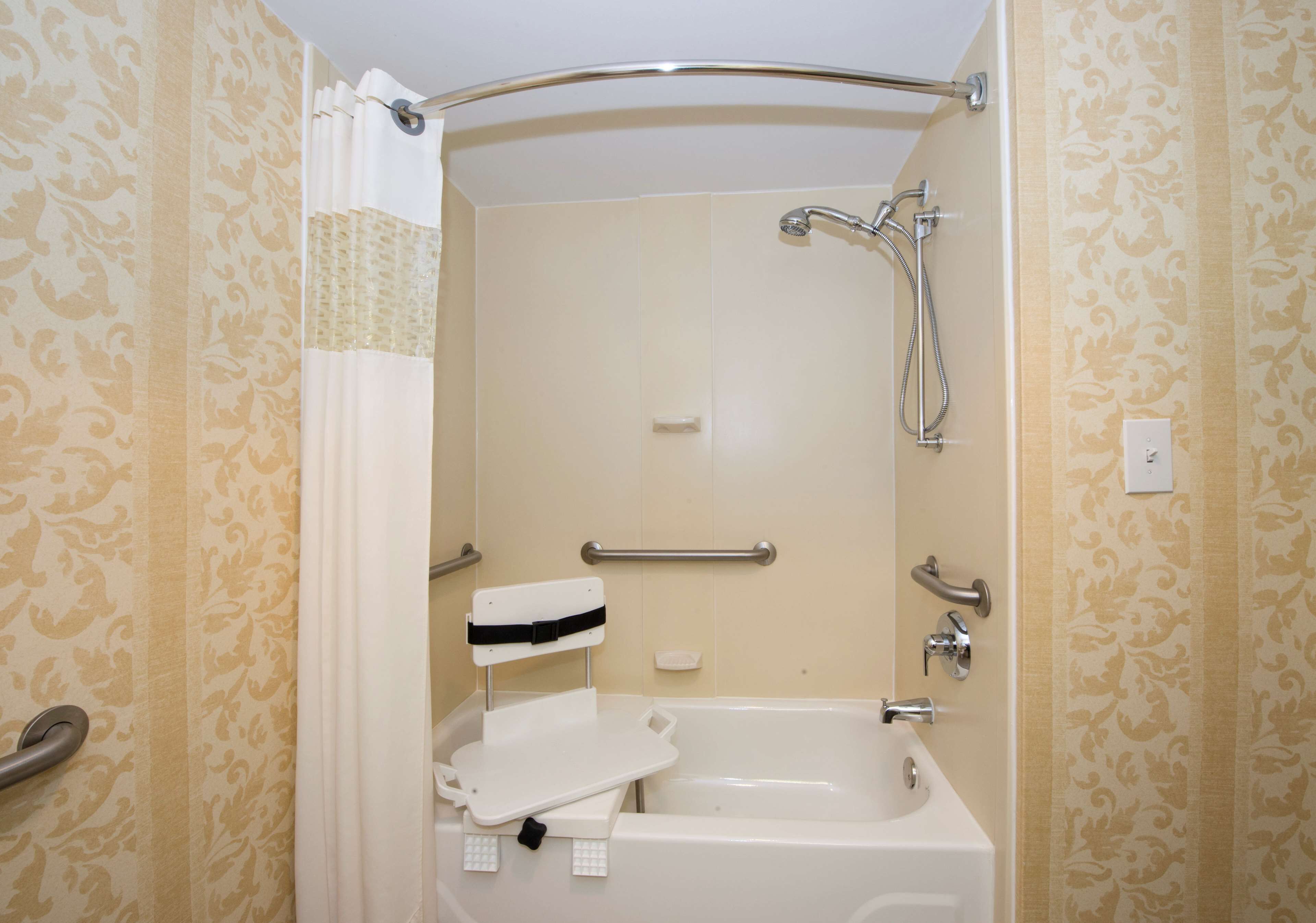 Hampton Inn & Suites Atlanta Airport North I85 Hampton Inn & Suites Atlanta Airport North I85