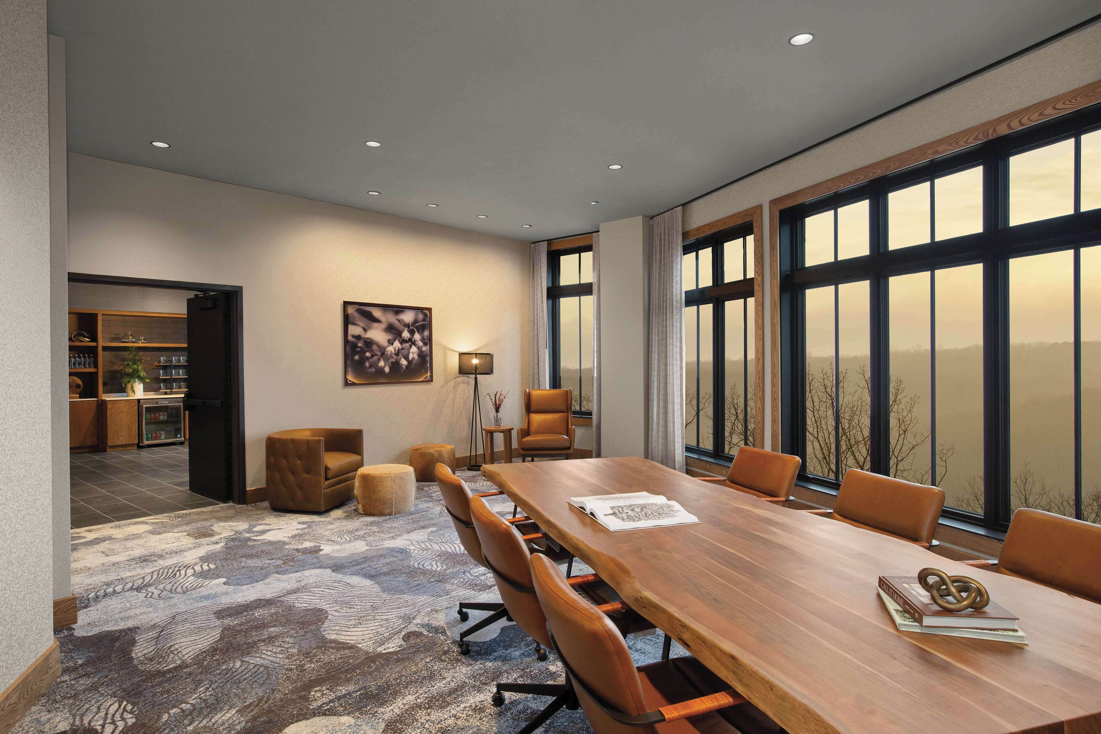 Cloudland at McLemore Resort Lookout Mountain, Curio by Hilton