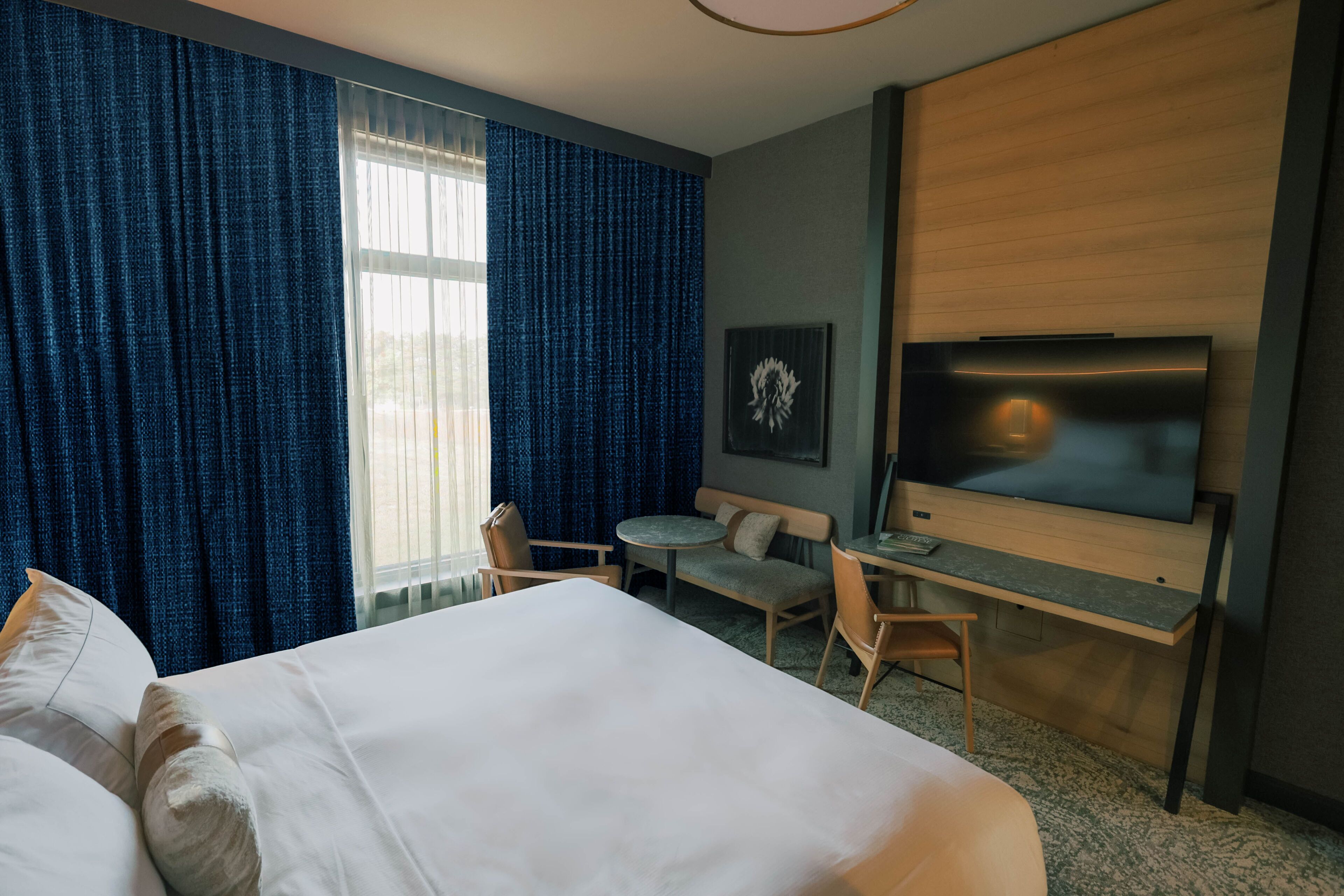 Cloudland at McLemore Resort Lookout Mountain, Curio by Hilton