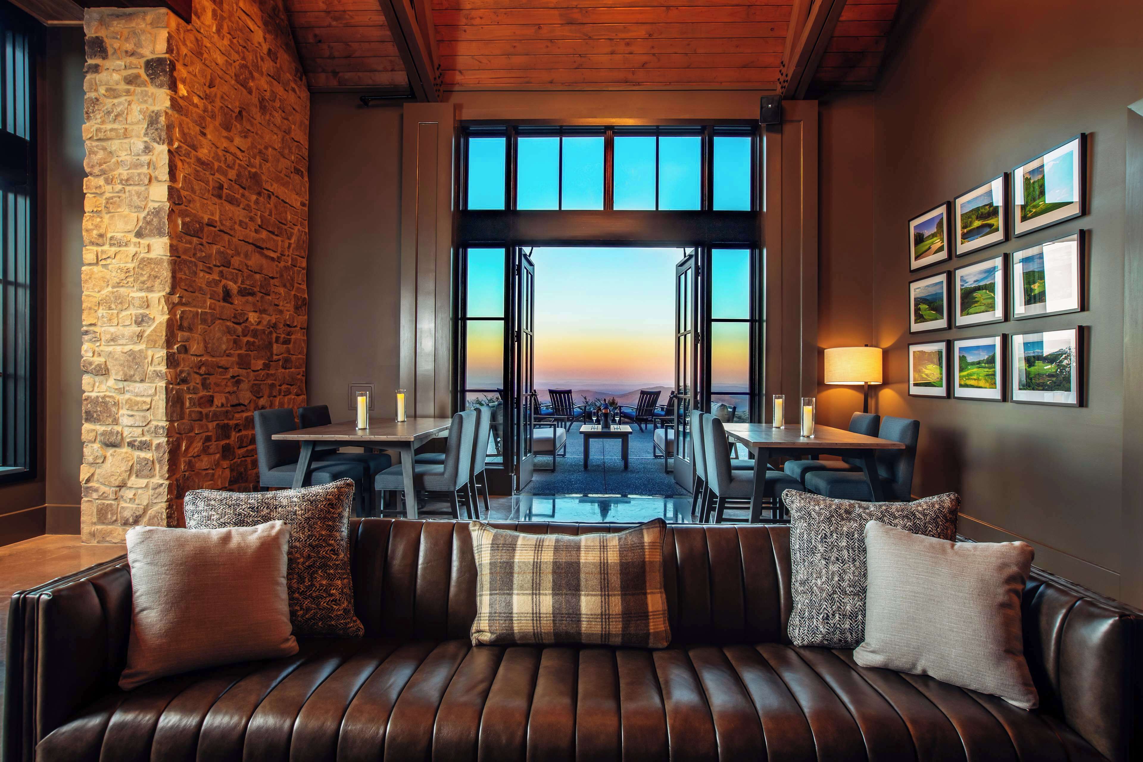 Cloudland at McLemore Resort Lookout Mountain, Curio by Hilton