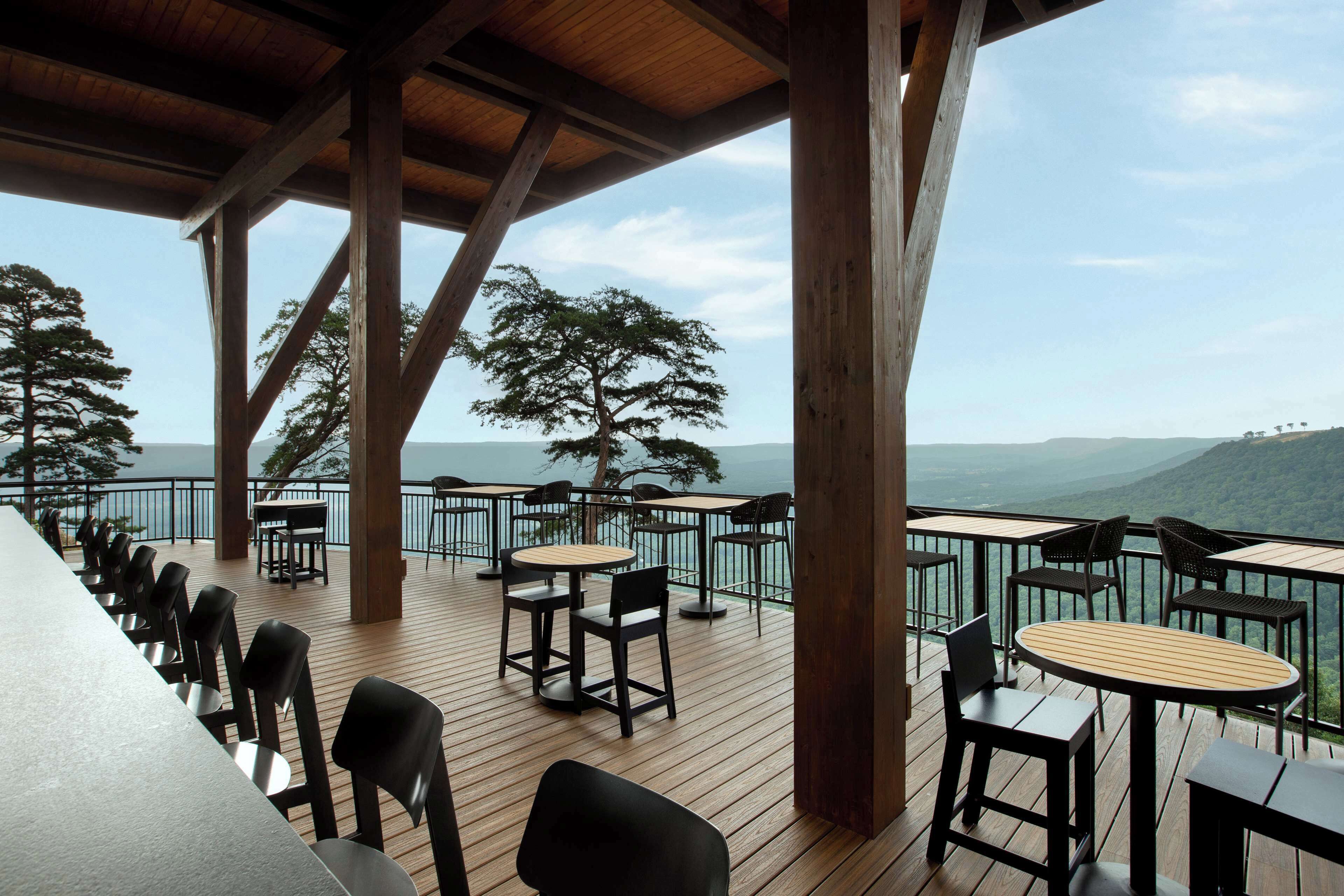 Cloudland at McLemore Resort Lookout Mountain, Curio by Hilton