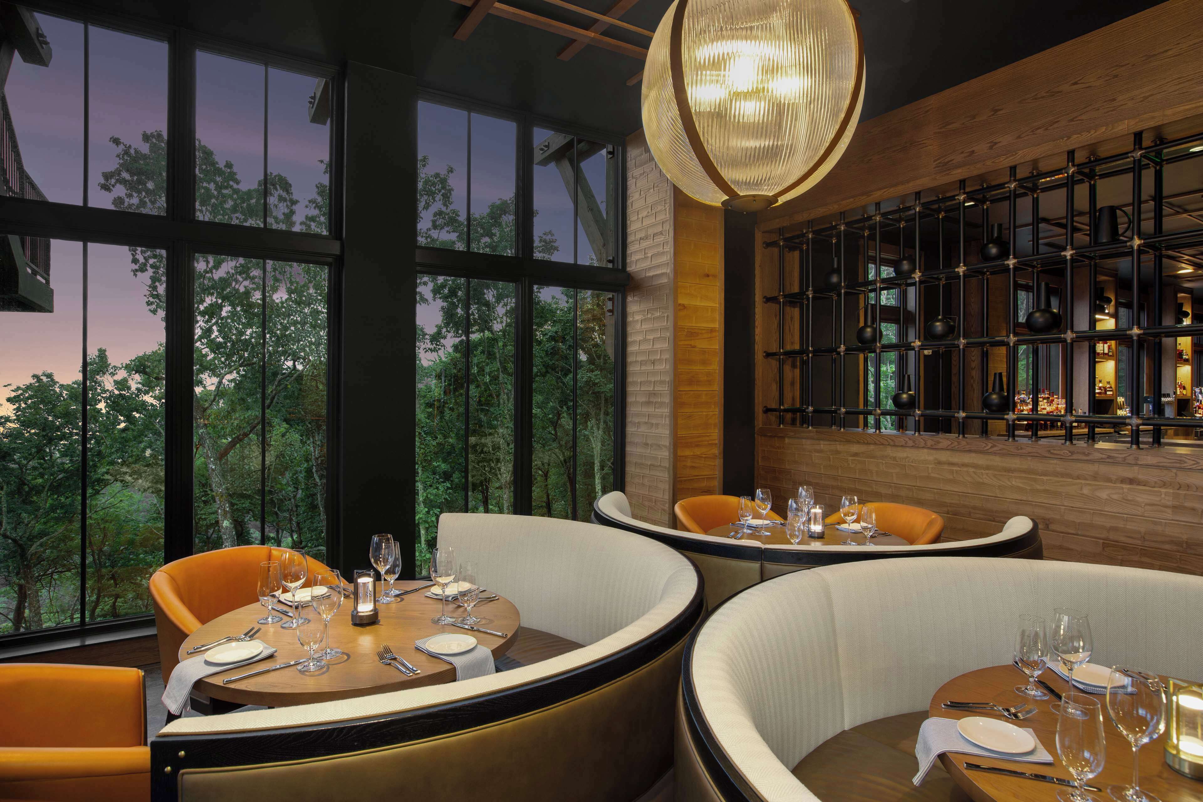 Cloudland at McLemore Resort Lookout Mountain, Curio by Hilton