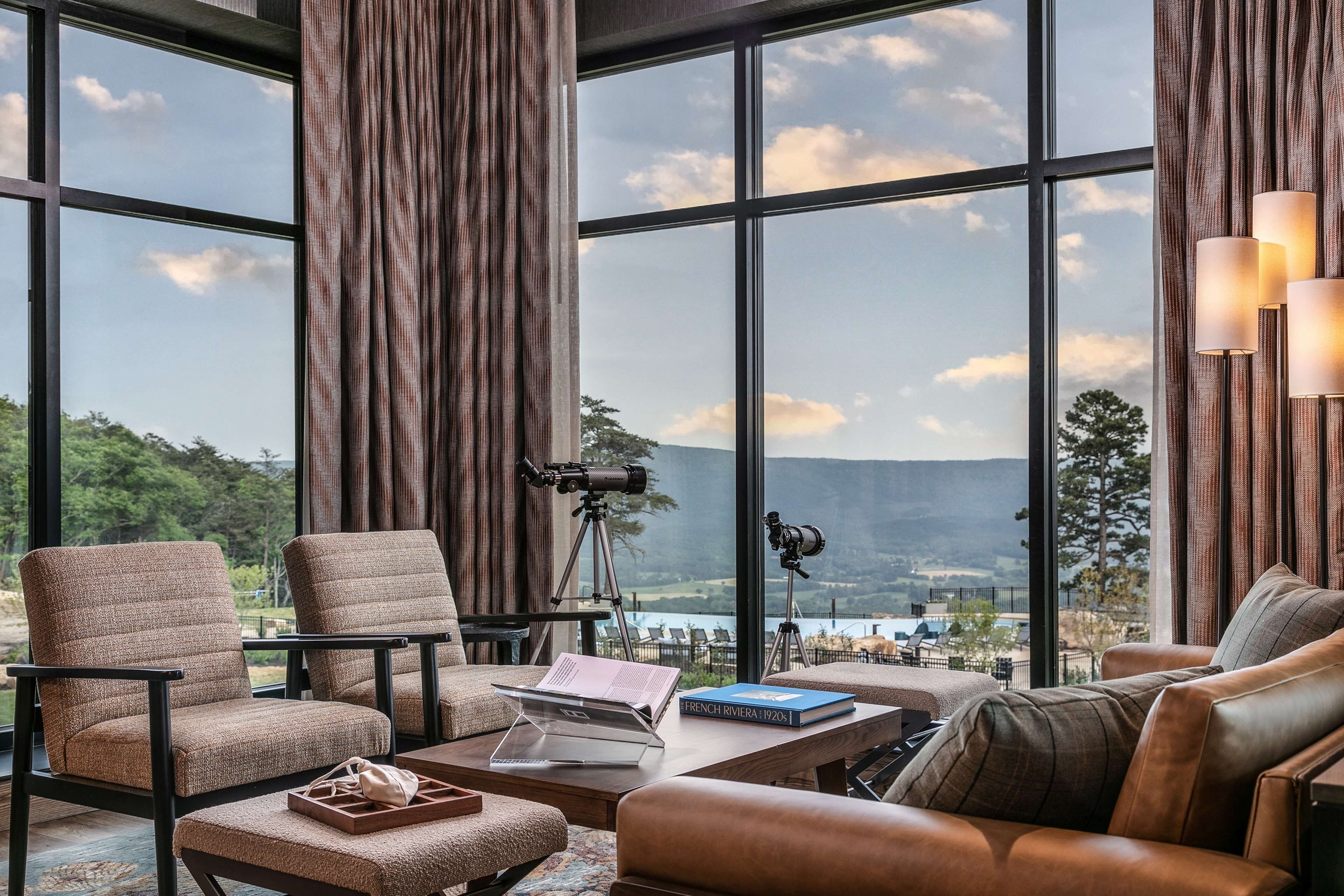 Cloudland at McLemore Resort Lookout Mountain, Curio by Hilton