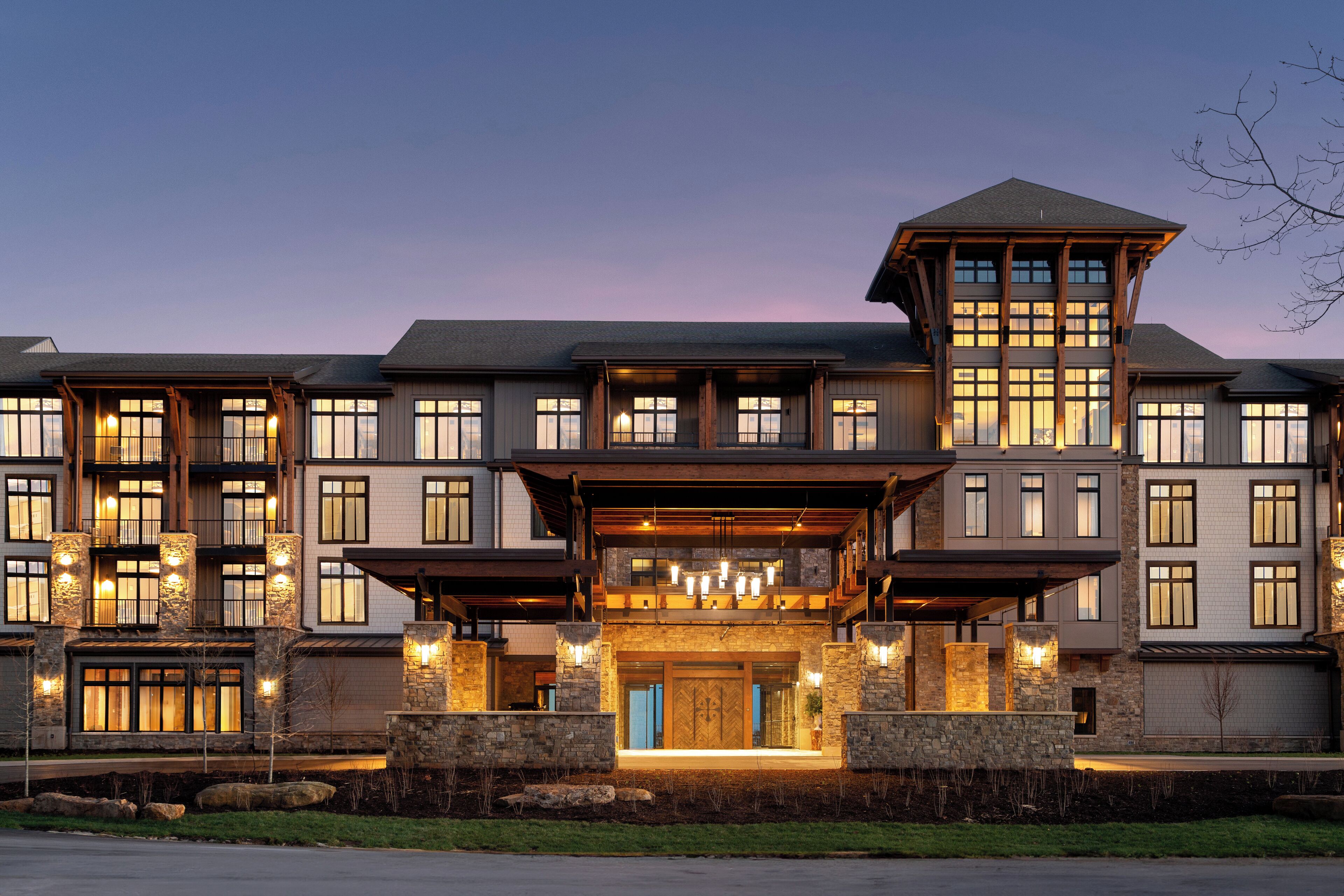 Cloudland at McLemore Resort Lookout Mountain, Curio by Hilton