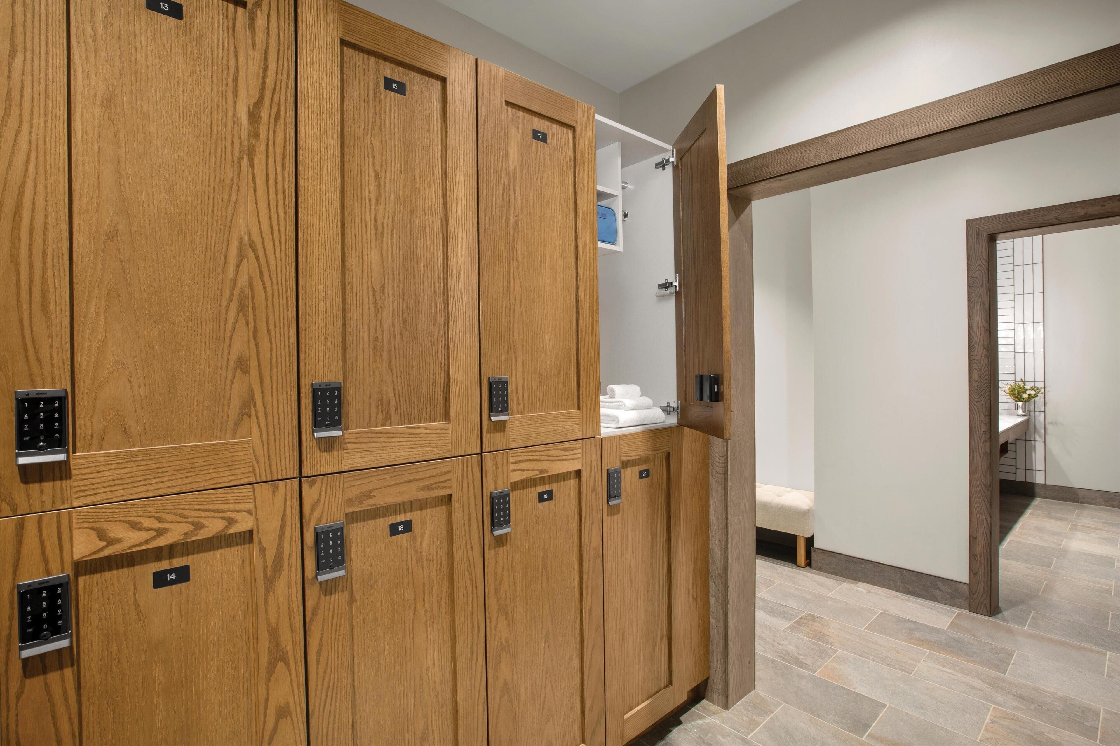 Cloudland at McLemore Resort Lookout Mountain, Curio by Hilton