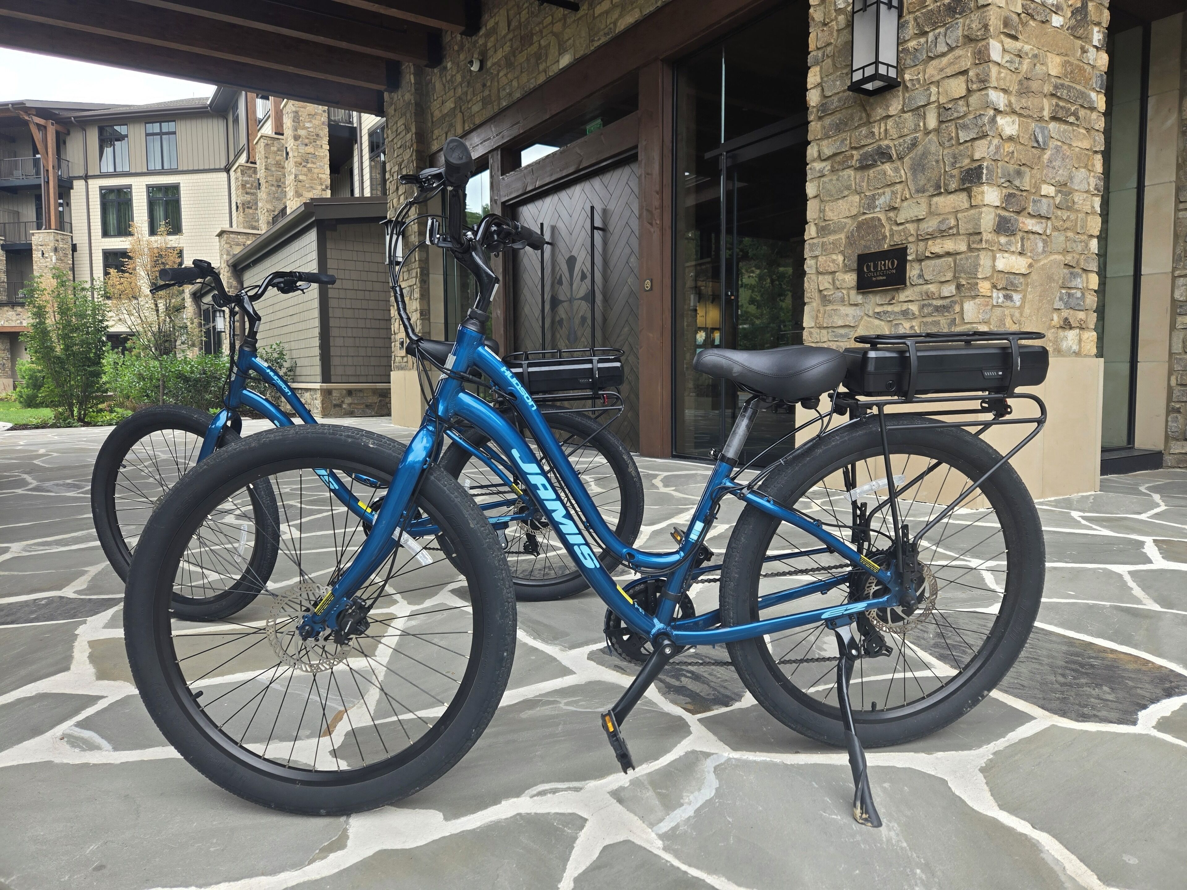 Cloudland at McLemore Resort Lookout Mountain, Curio by Hilton