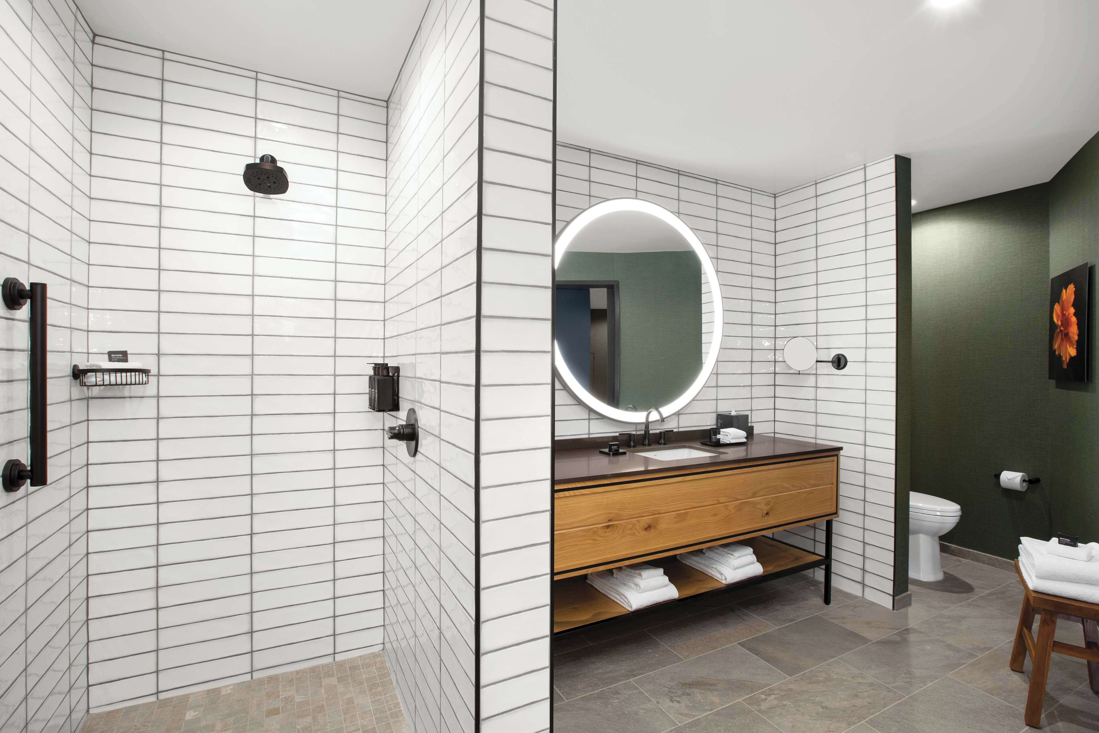 Cloudland at McLemore Resort Lookout Mountain, Curio by Hilton