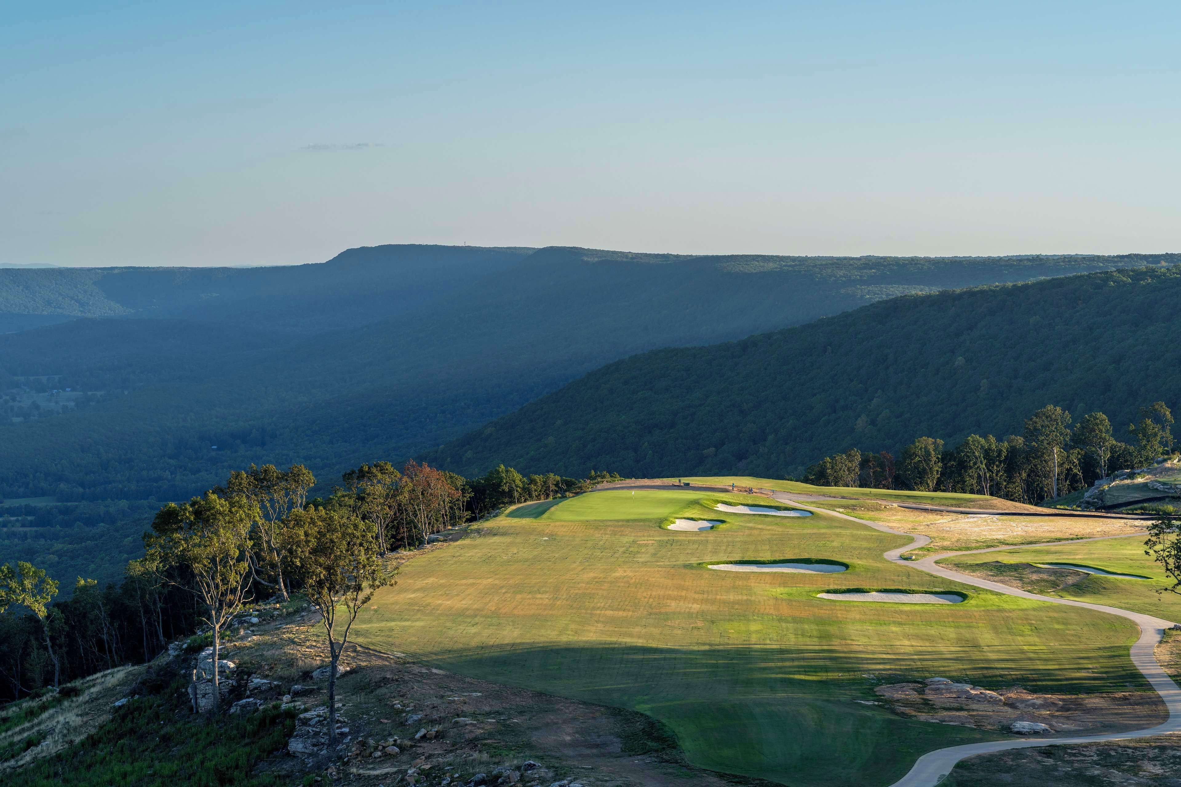 Cloudland at McLemore Resort Lookout Mountain, Curio by Hilton