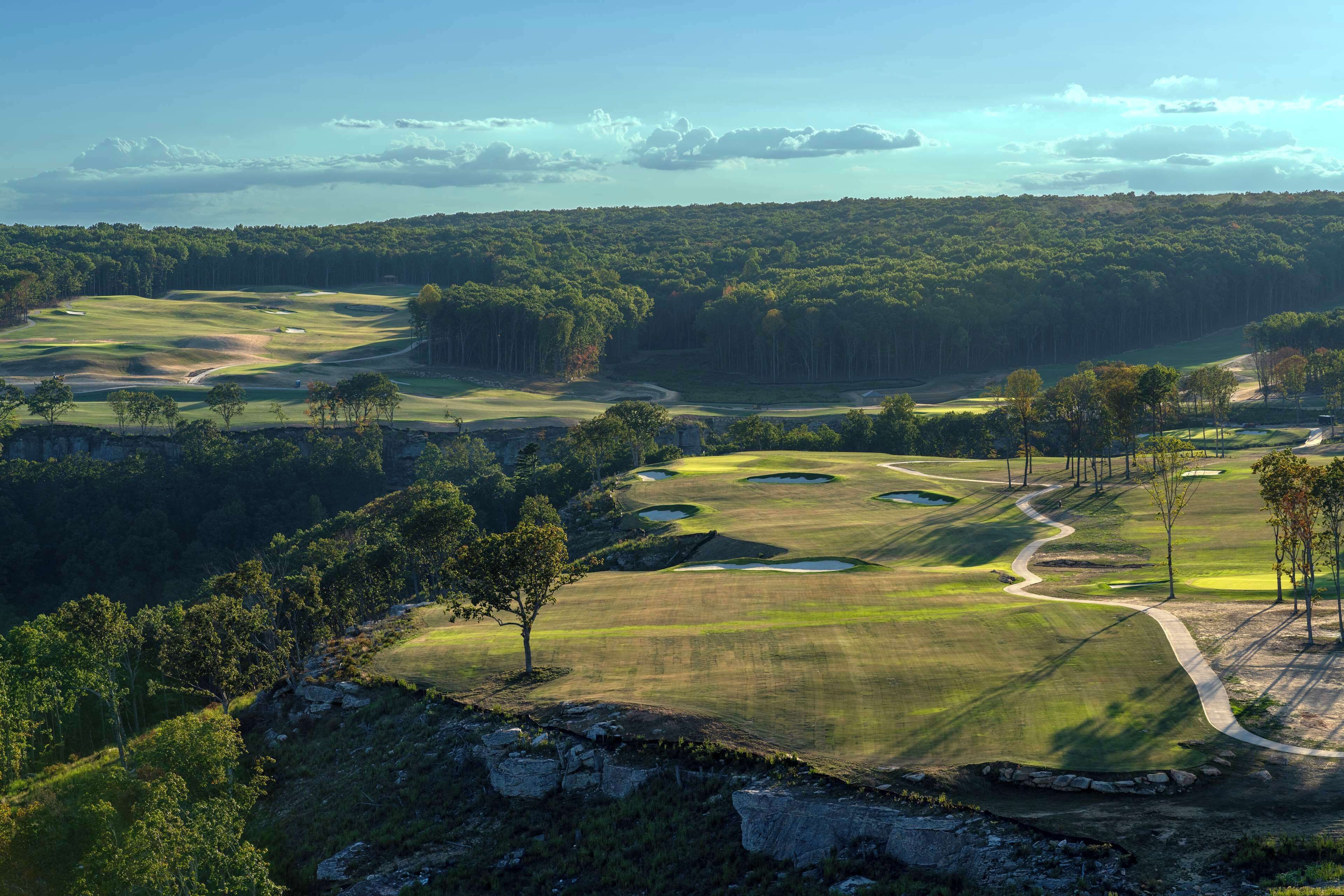 Cloudland at McLemore Resort Lookout Mountain, Curio by Hilton