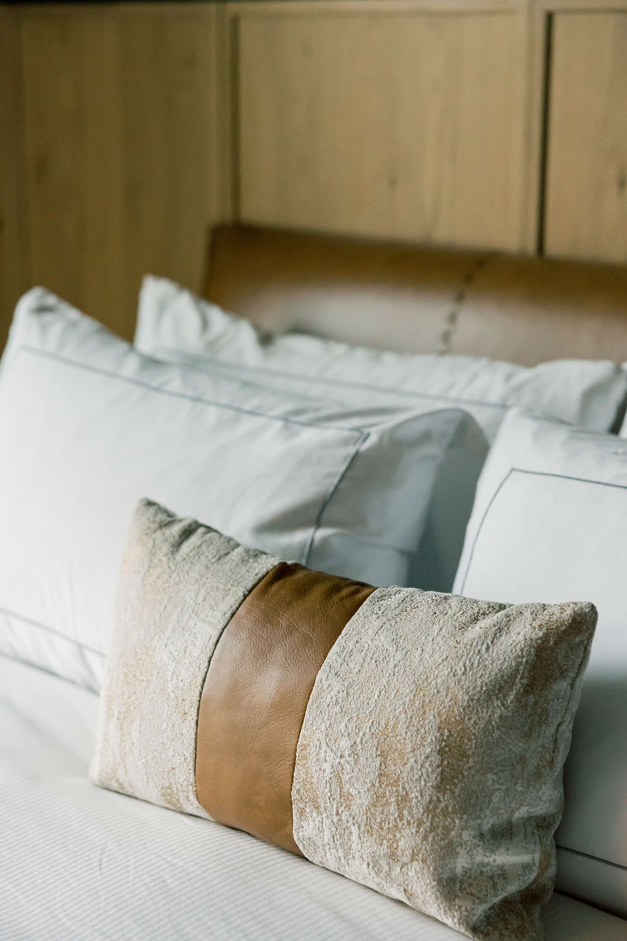 Cloudland at McLemore Resort Lookout Mountain, Curio by Hilton