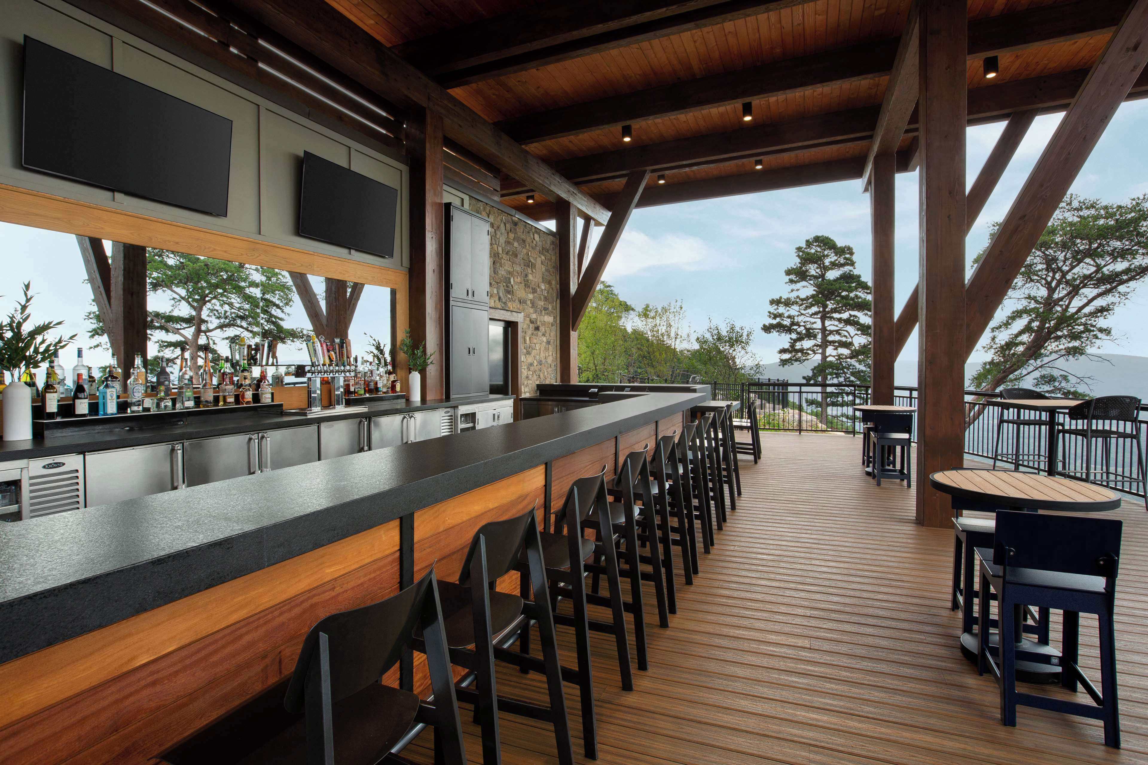 Cloudland at McLemore Resort Lookout Mountain, Curio by Hilton