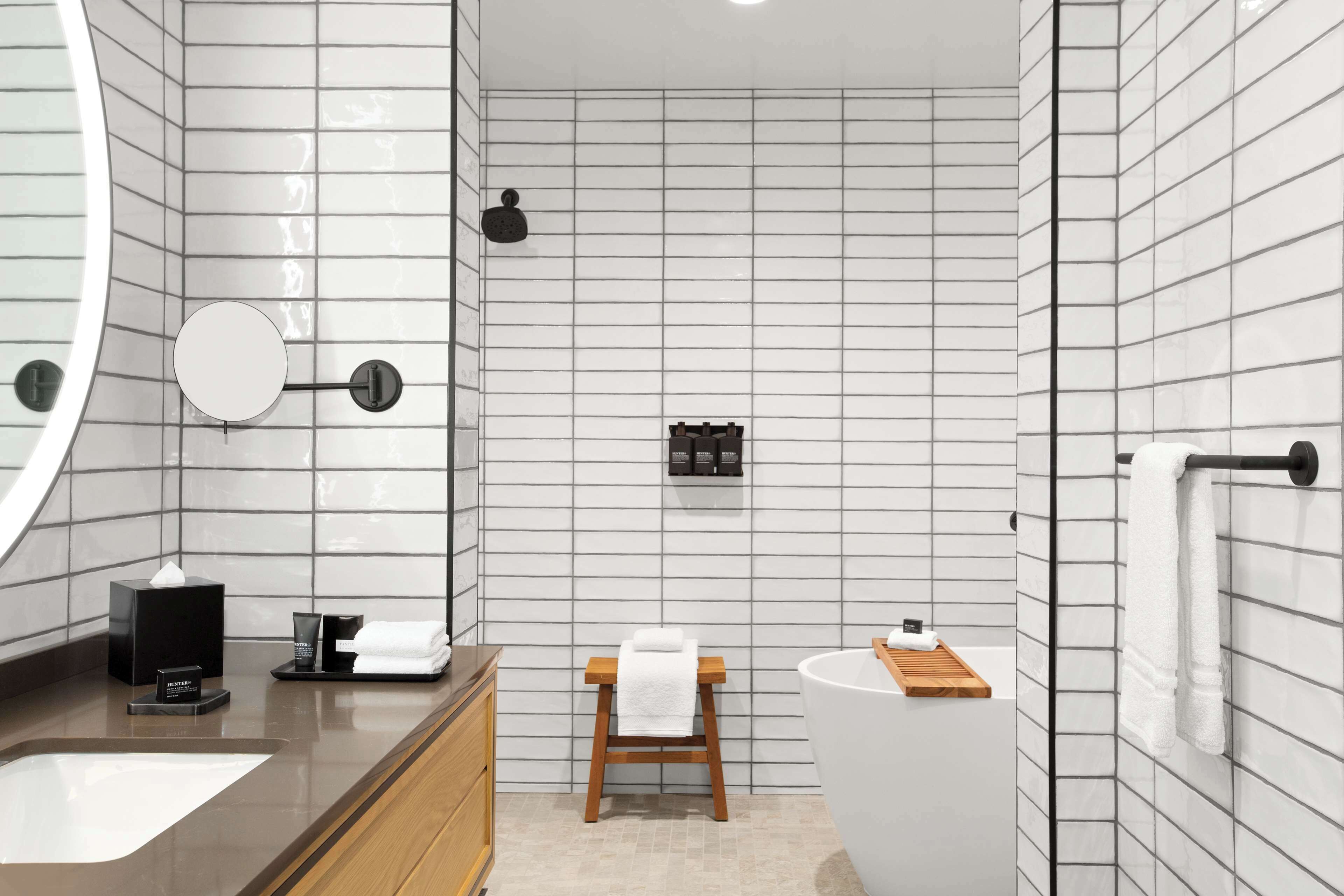 Cloudland at McLemore Resort Lookout Mountain, Curio by Hilton