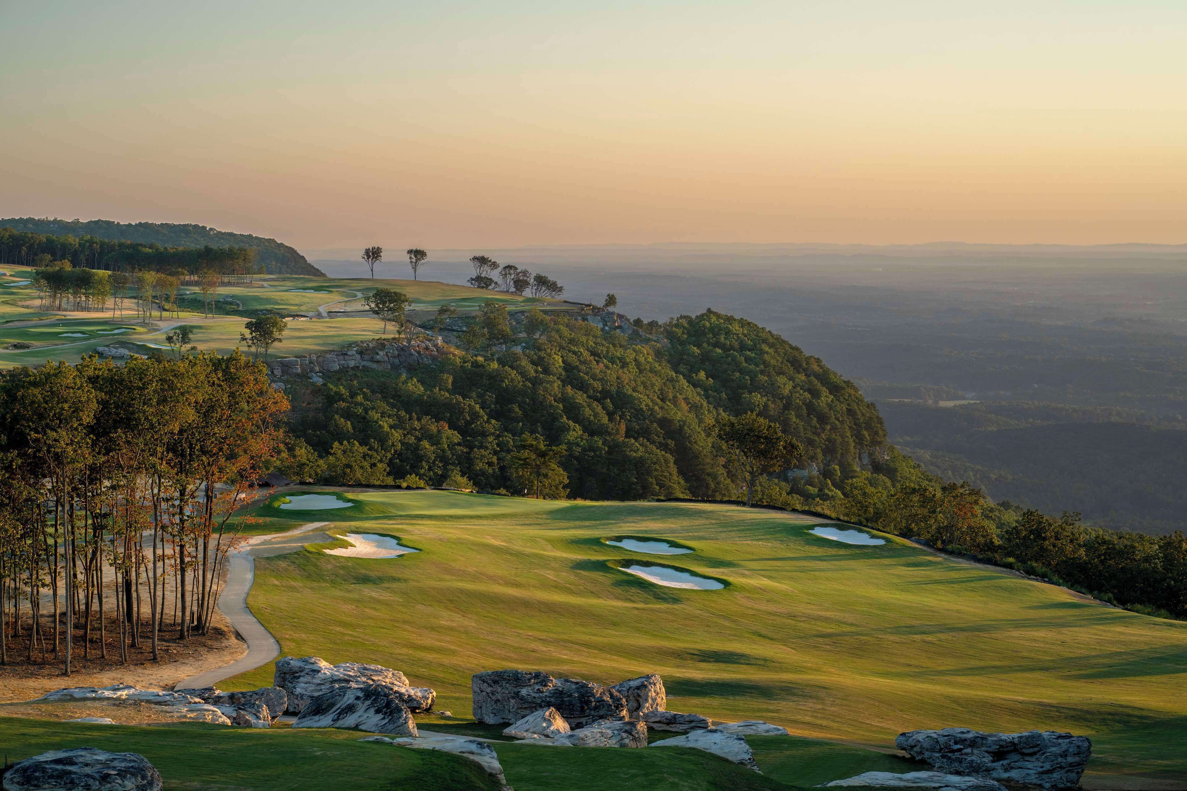 Cloudland at McLemore Resort Lookout Mountain, Curio by Hilton