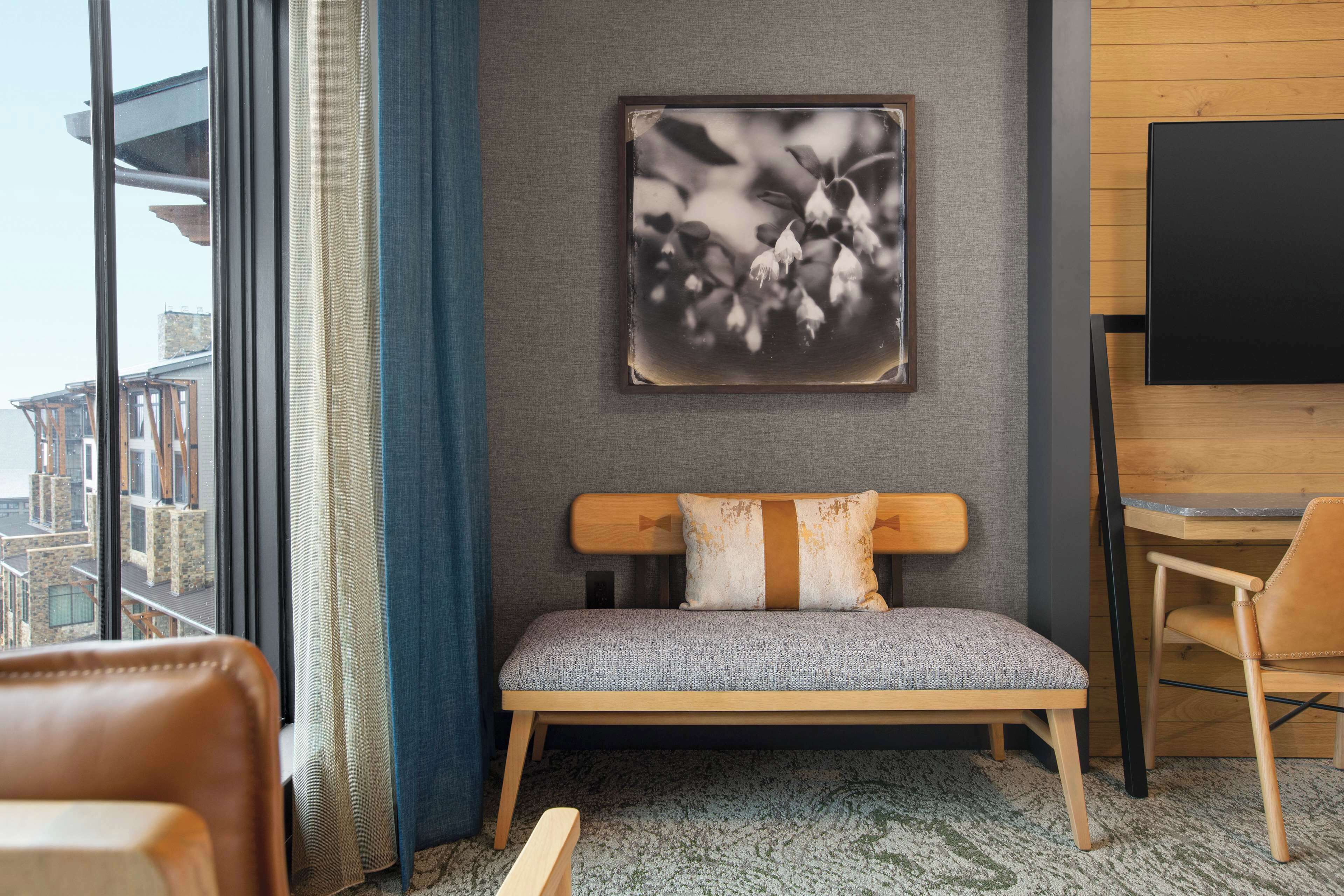 Cloudland at McLemore Resort Lookout Mountain, Curio by Hilton