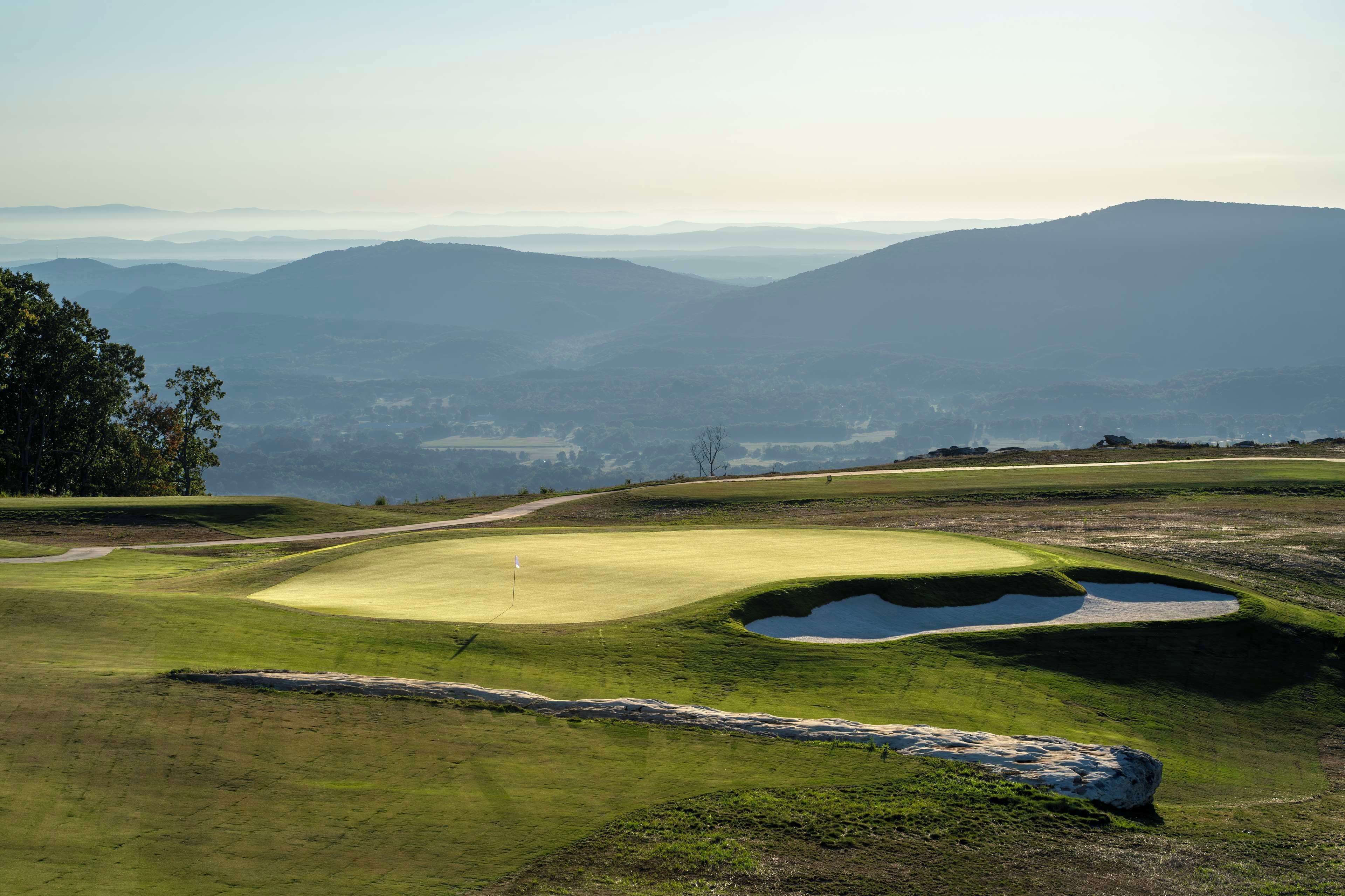 Cloudland at McLemore Resort Lookout Mountain, Curio by Hilton