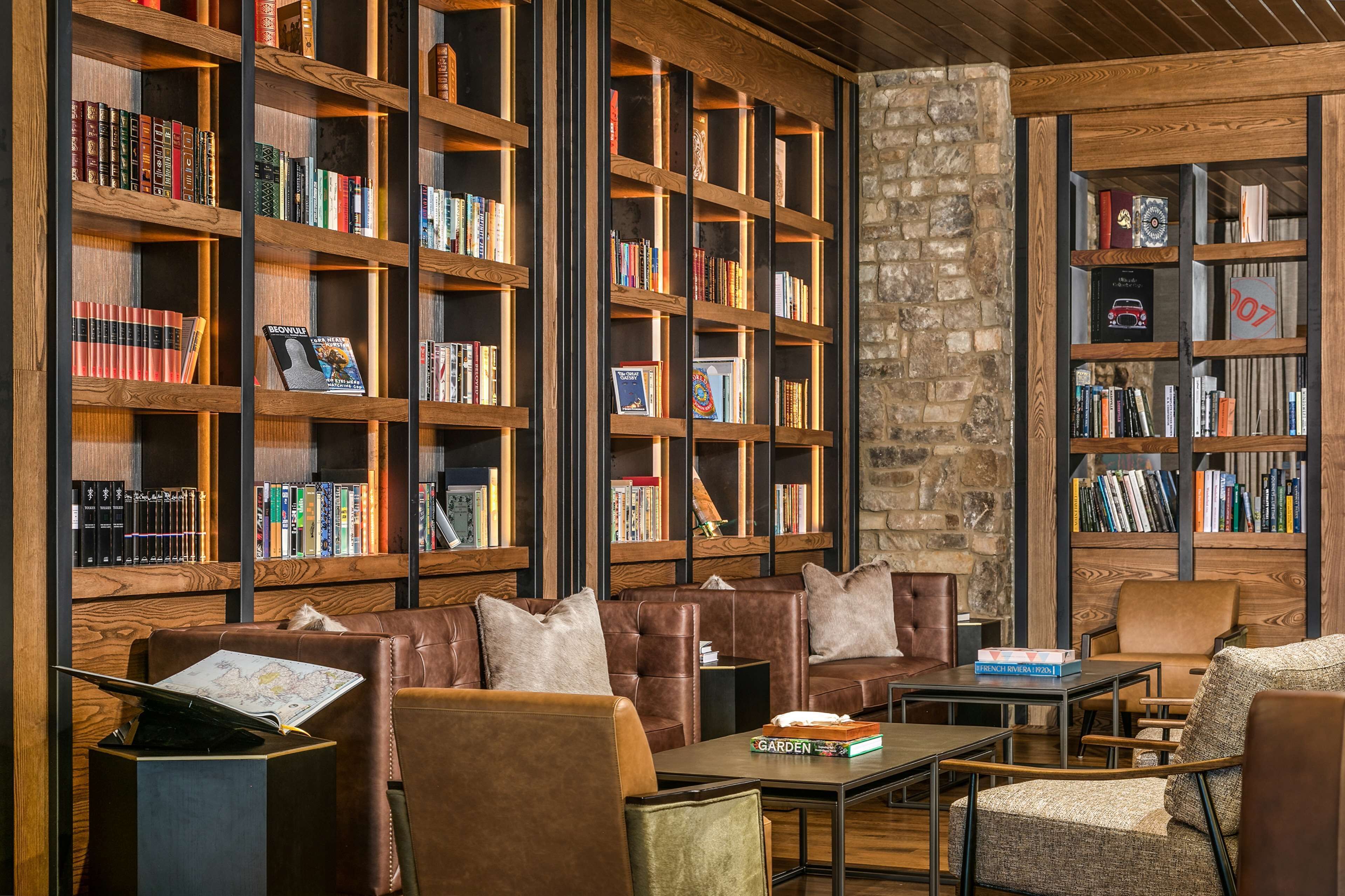 Cloudland at McLemore Resort Lookout Mountain, Curio by Hilton