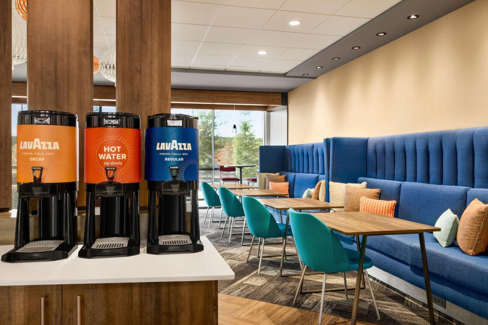 Tru by Hilton Lawrenceville Atlanta I-85 Sugarloaf