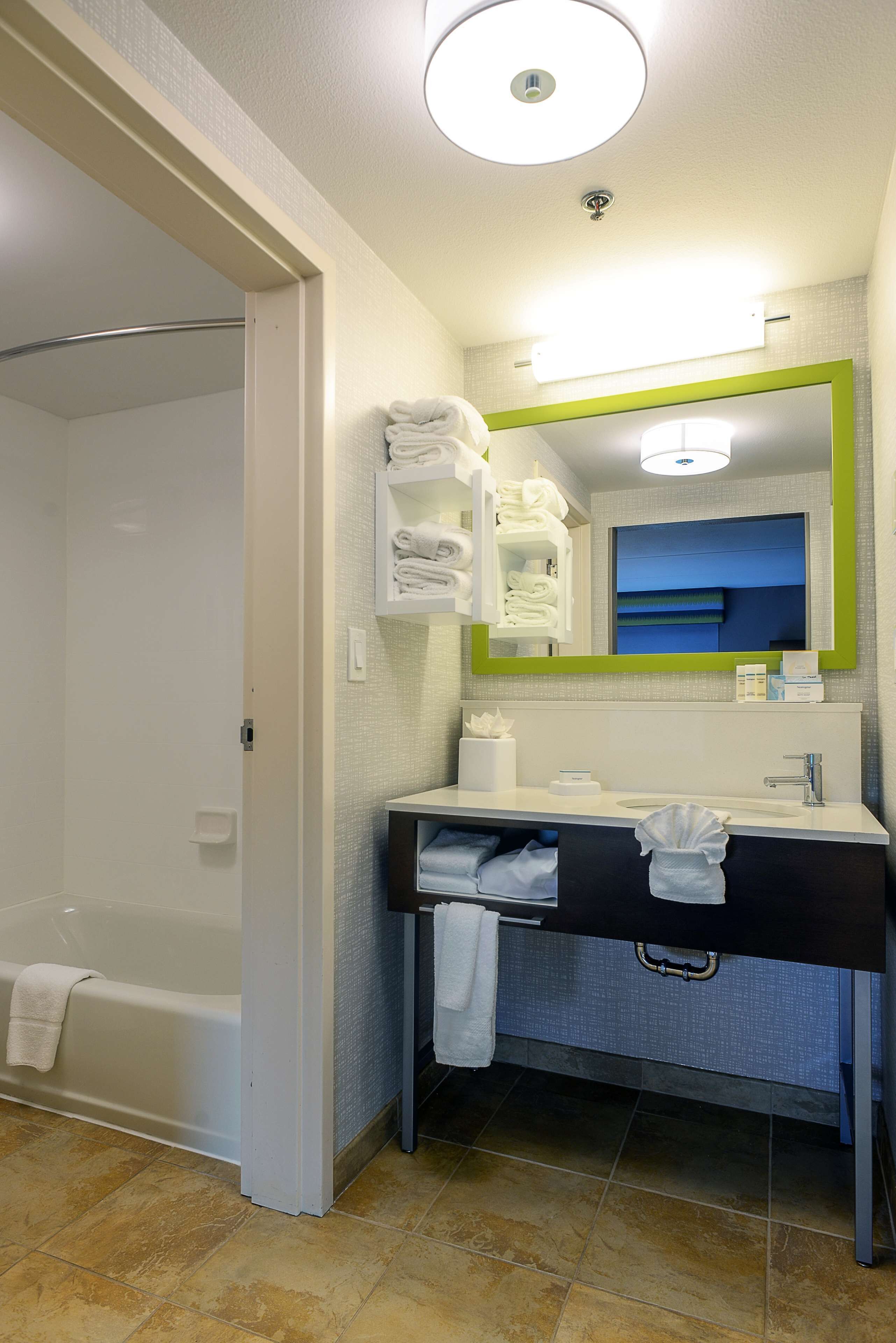 Hampton Inn & Suites ATL-Six Flags Hampton Inn & Suites ATL-Six Flags