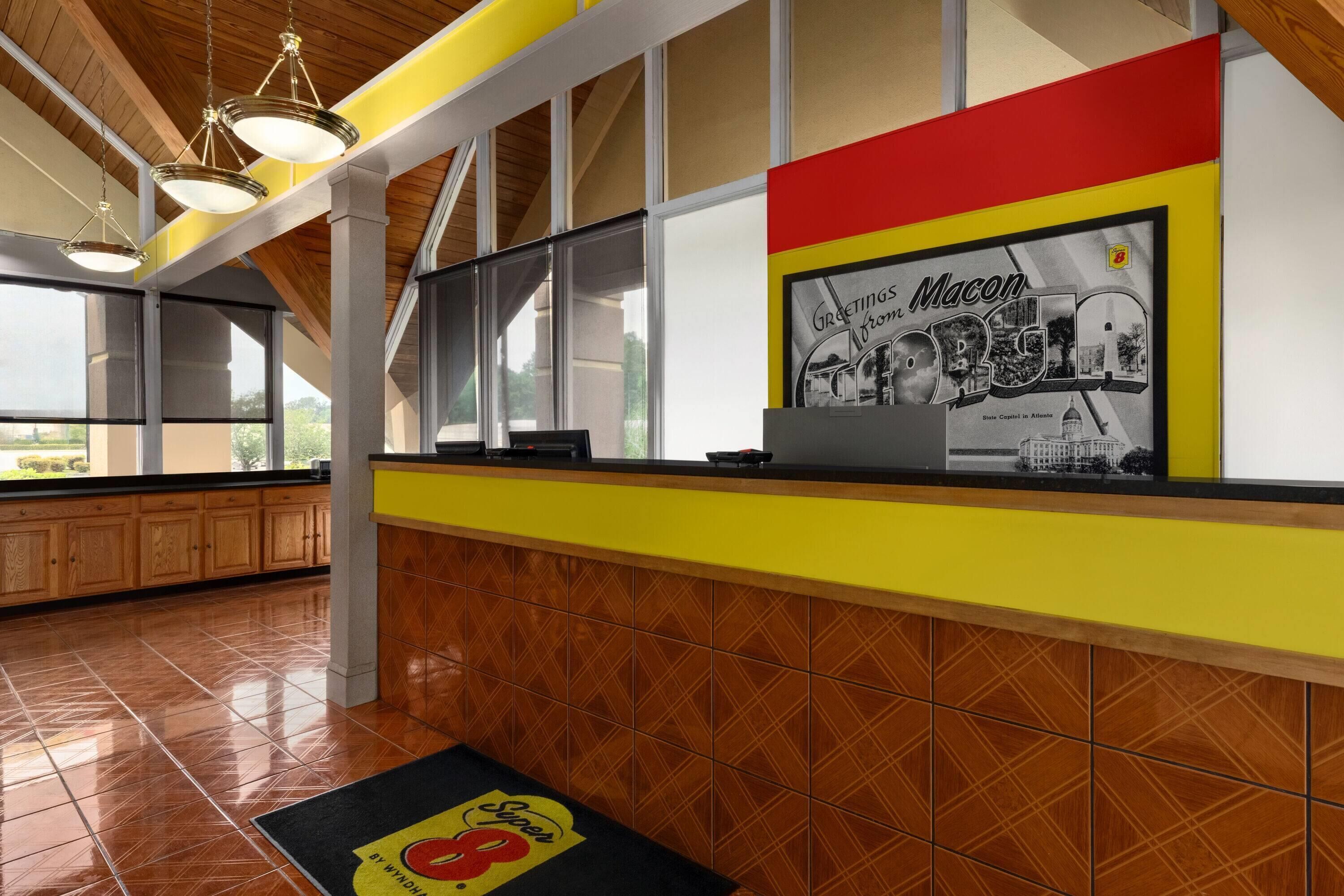 Econo Lodge Macon  GA