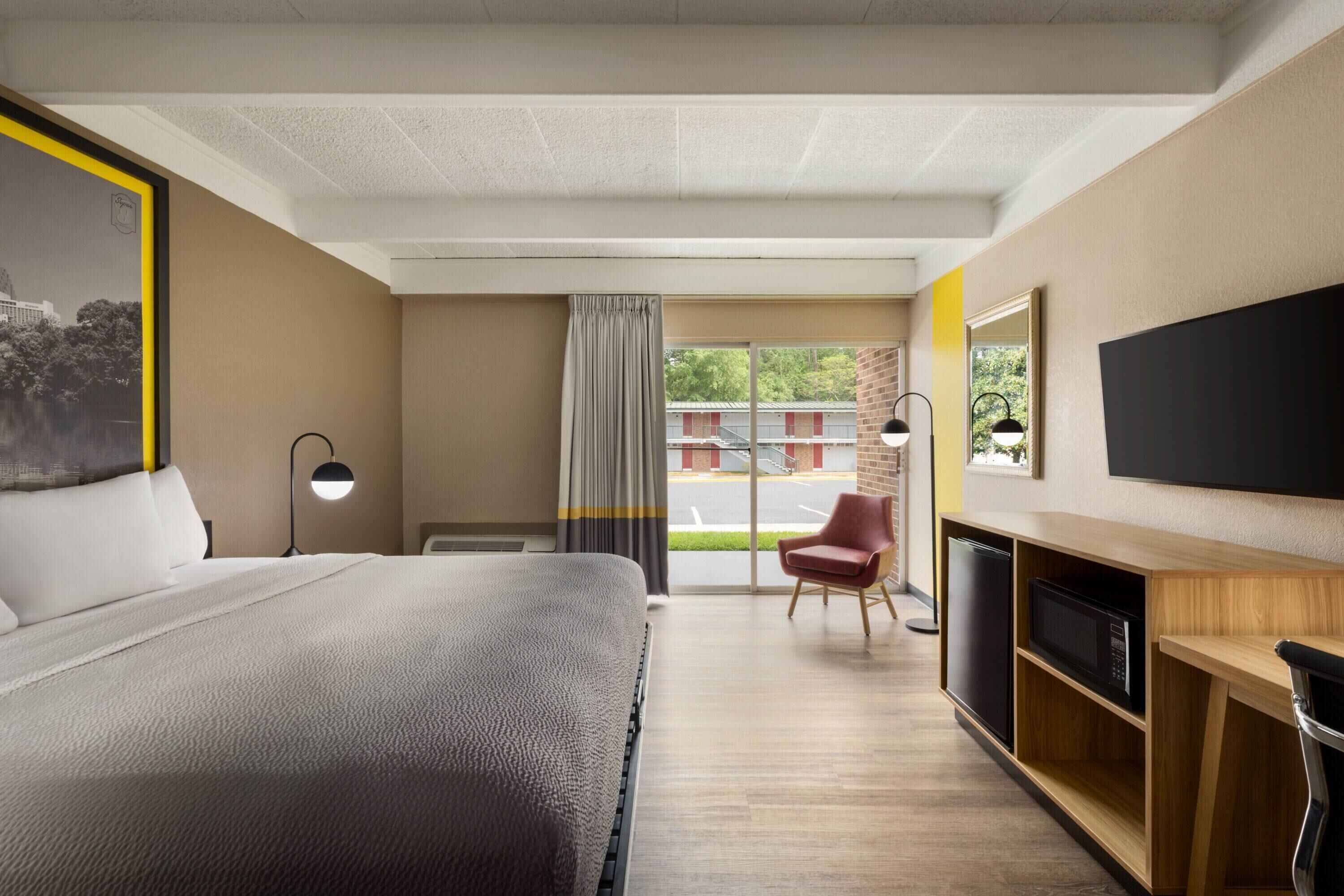 Econo Lodge Macon  GA