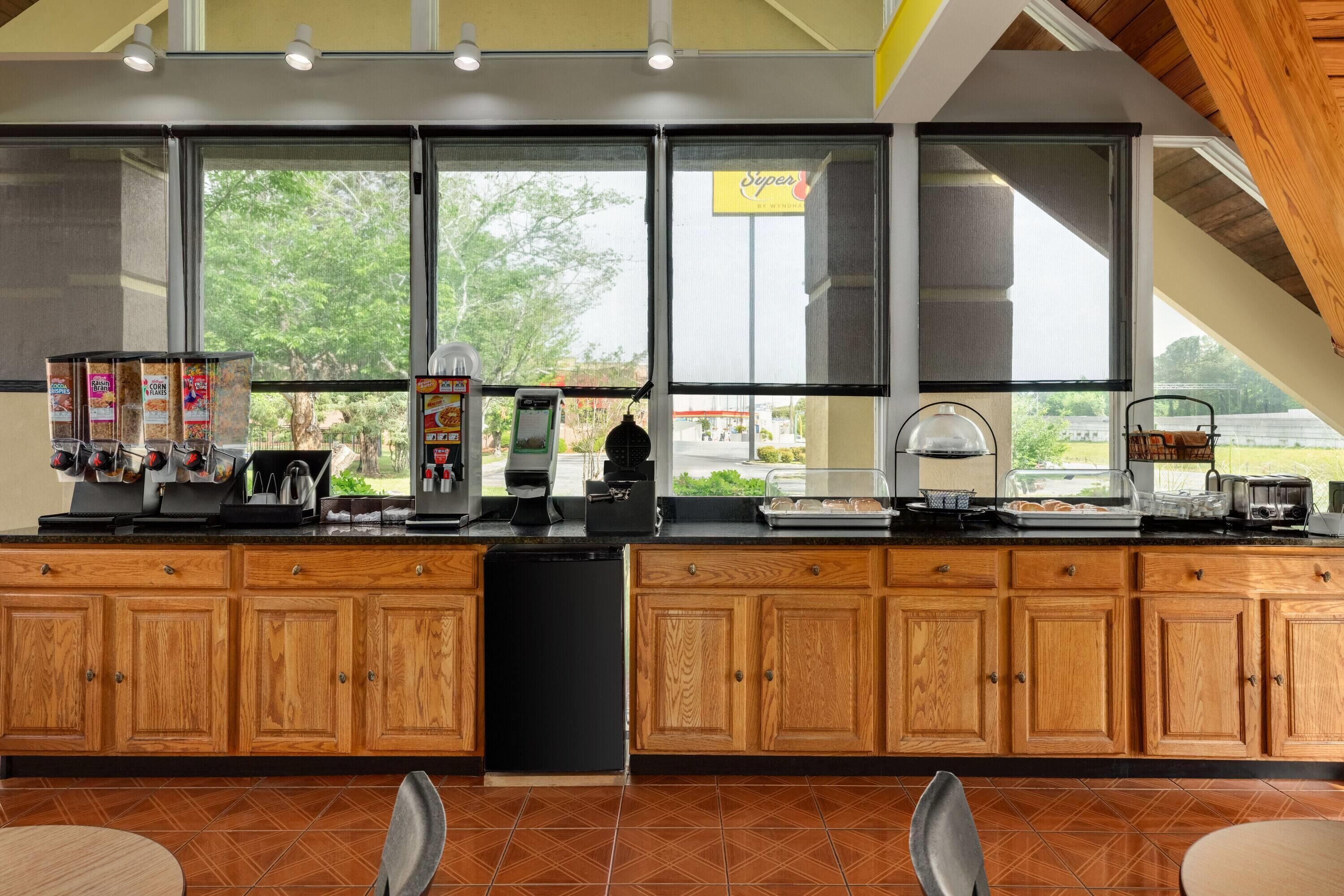 Econo Lodge Macon  GA