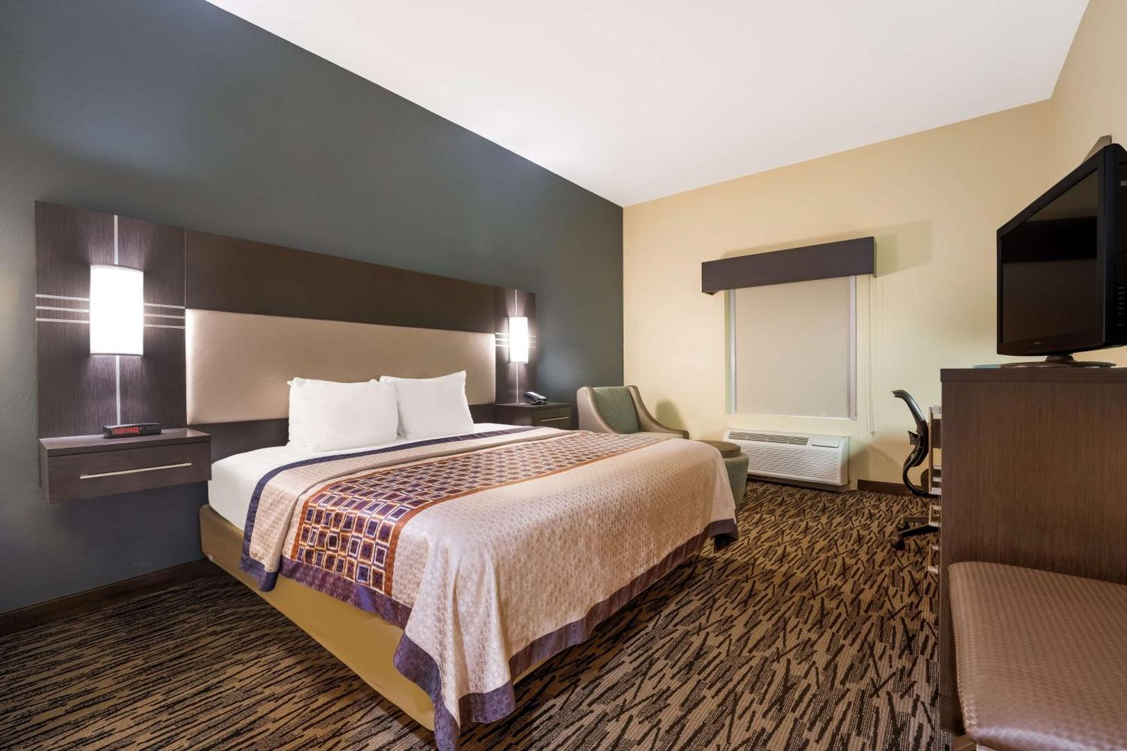 Best Western Bradbury Inn & Suites Best Western Bradbury Inn & Suites