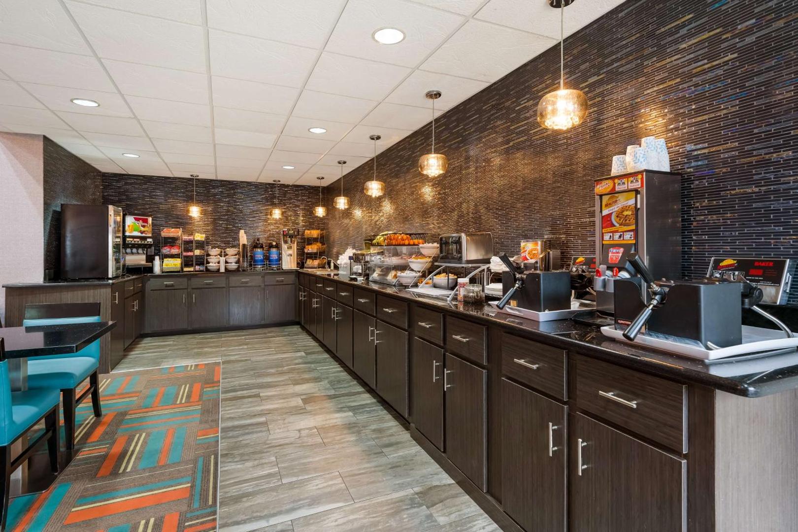 Best Western Bradbury Inn & Suites Best Western Bradbury Inn & Suites