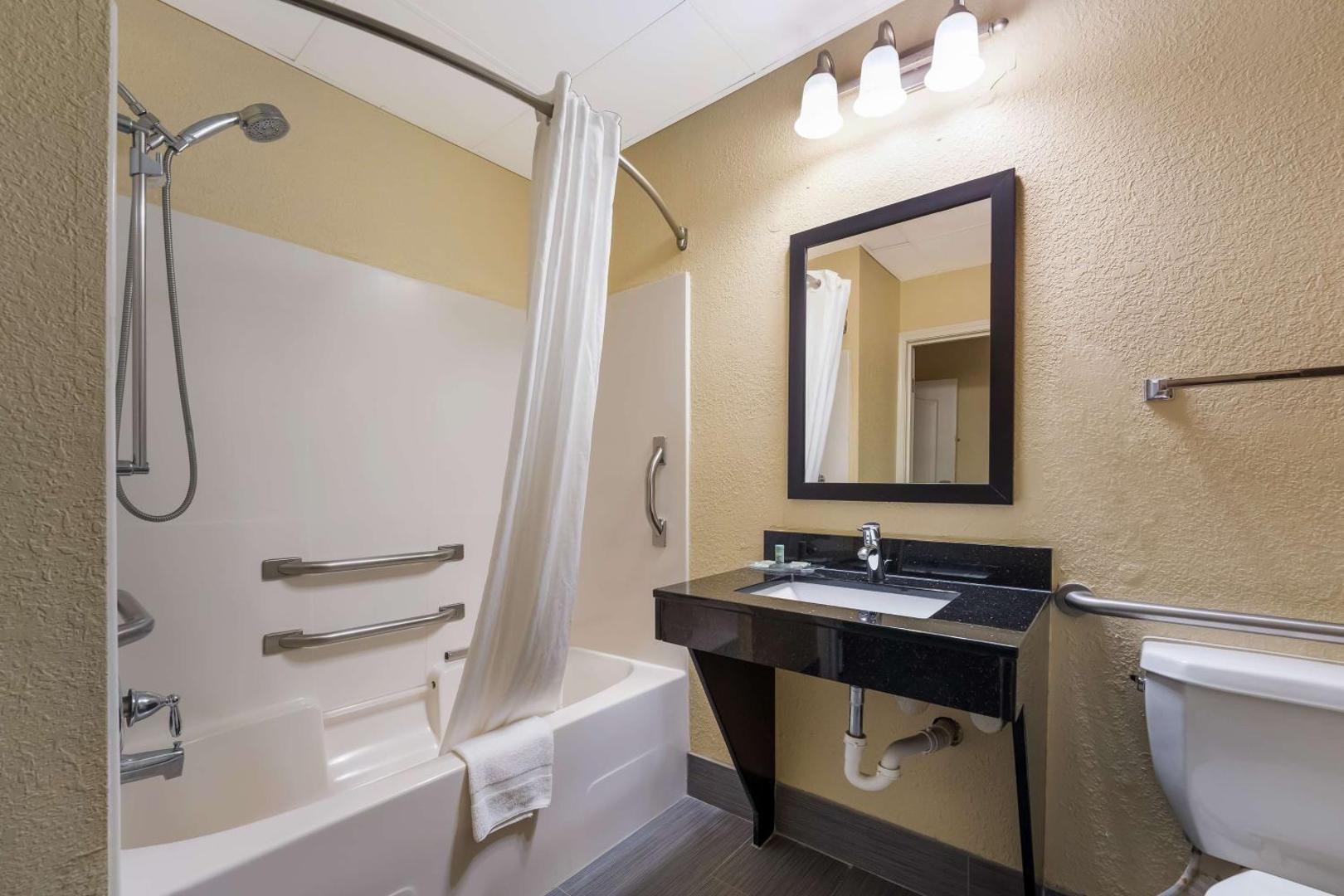 Best Western Bradbury Inn & Suites Best Western Bradbury Inn & Suites