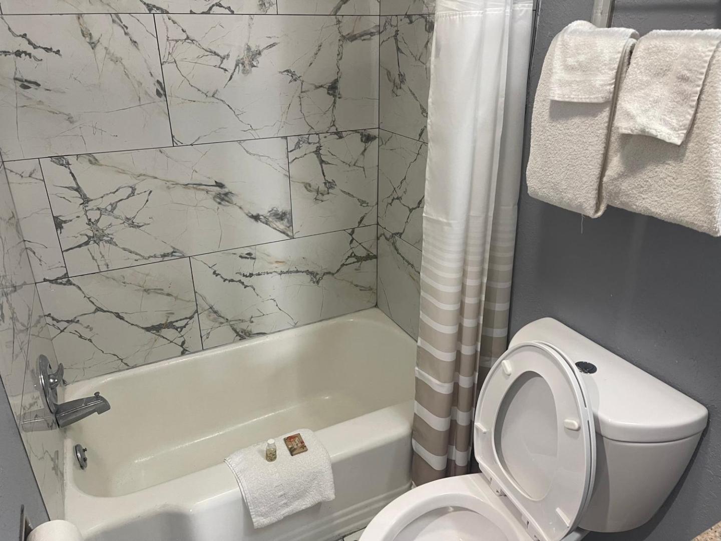 Americas Best Value Inn Savannah Americas Best Value Inn Savannah