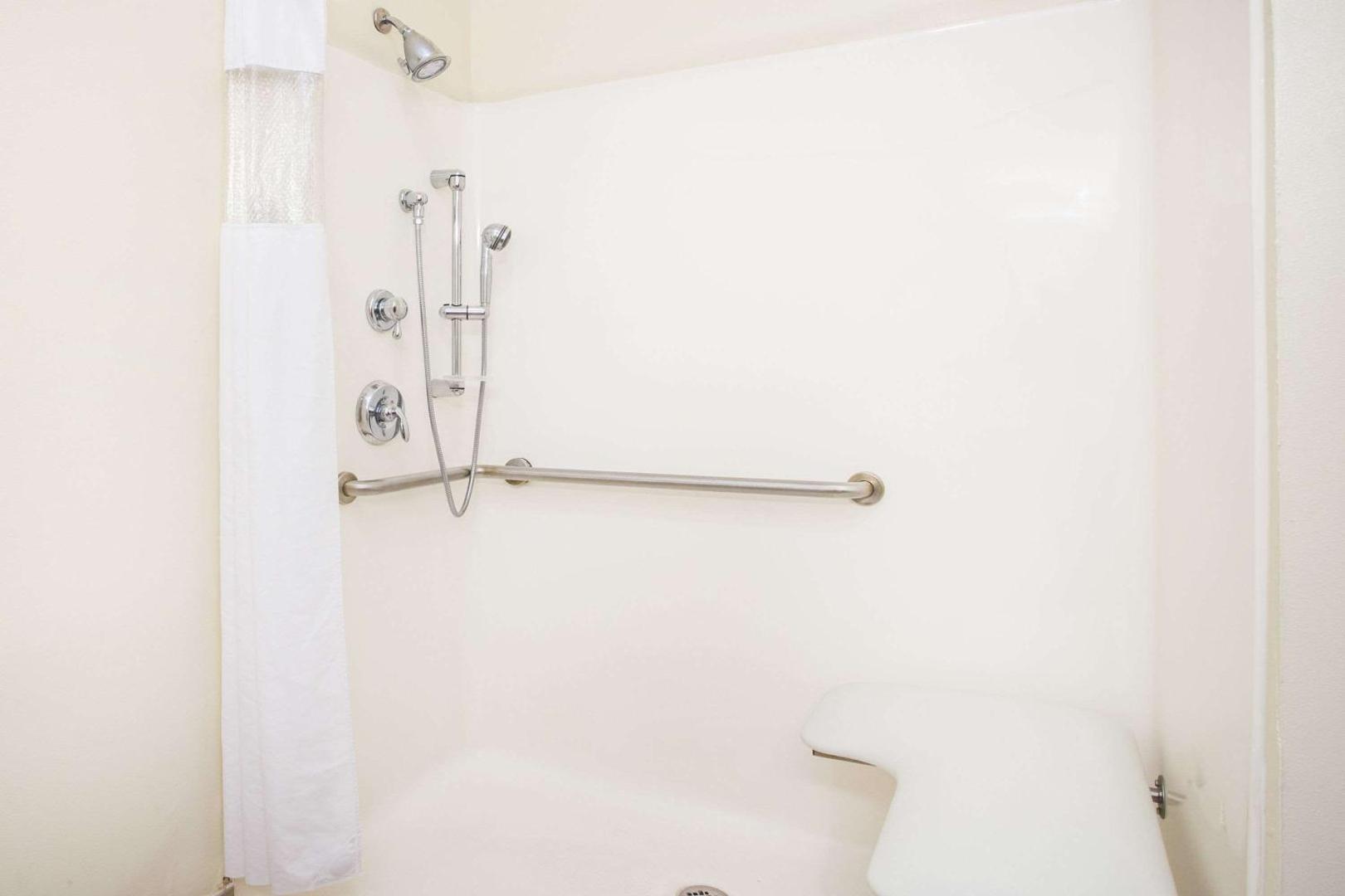 Baymont by Wyndham Savannah South Baymont by Wyndham Savannah South