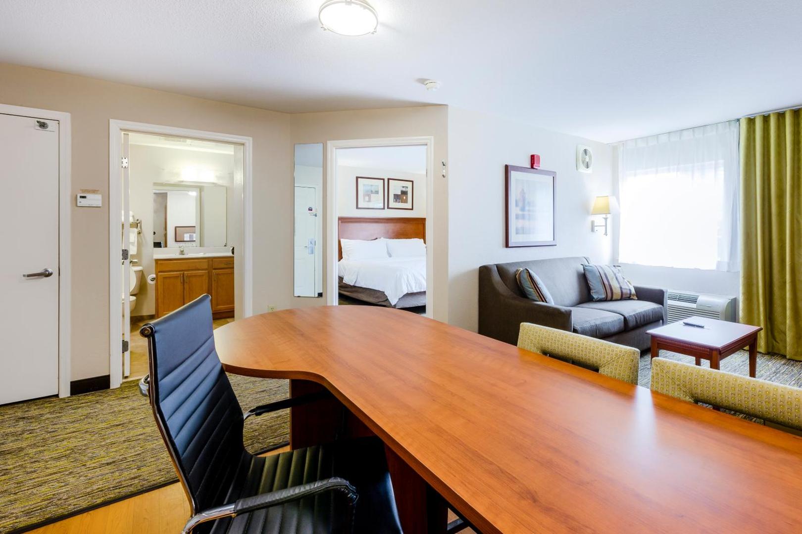Candlewood Suites Savannah Airport