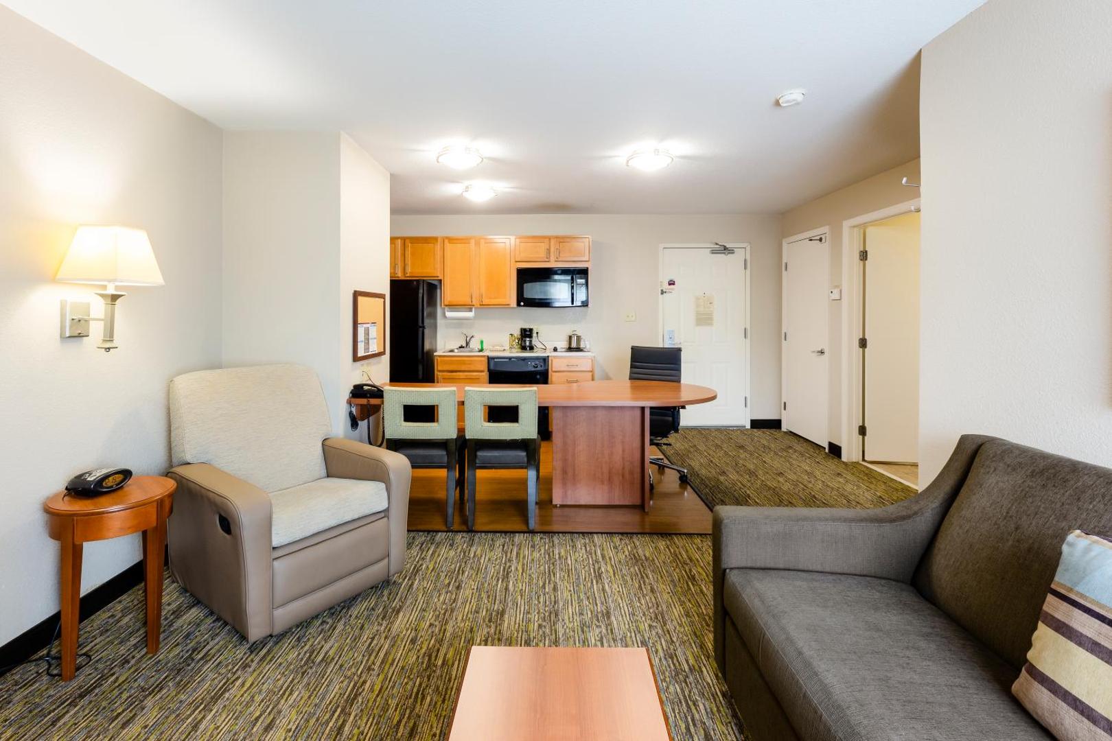 Candlewood Suites Savannah Airport