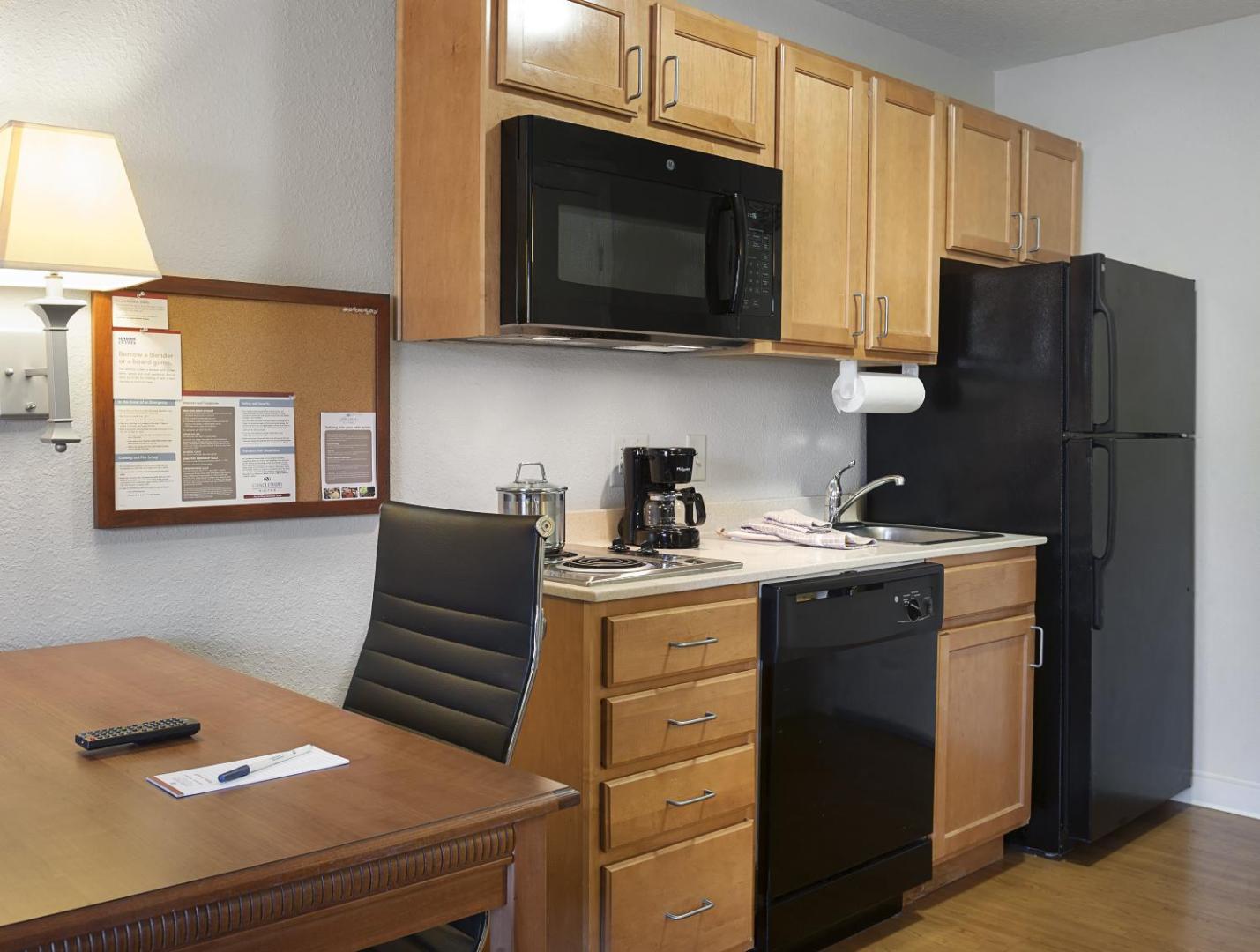 Candlewood Suites Savannah Airport