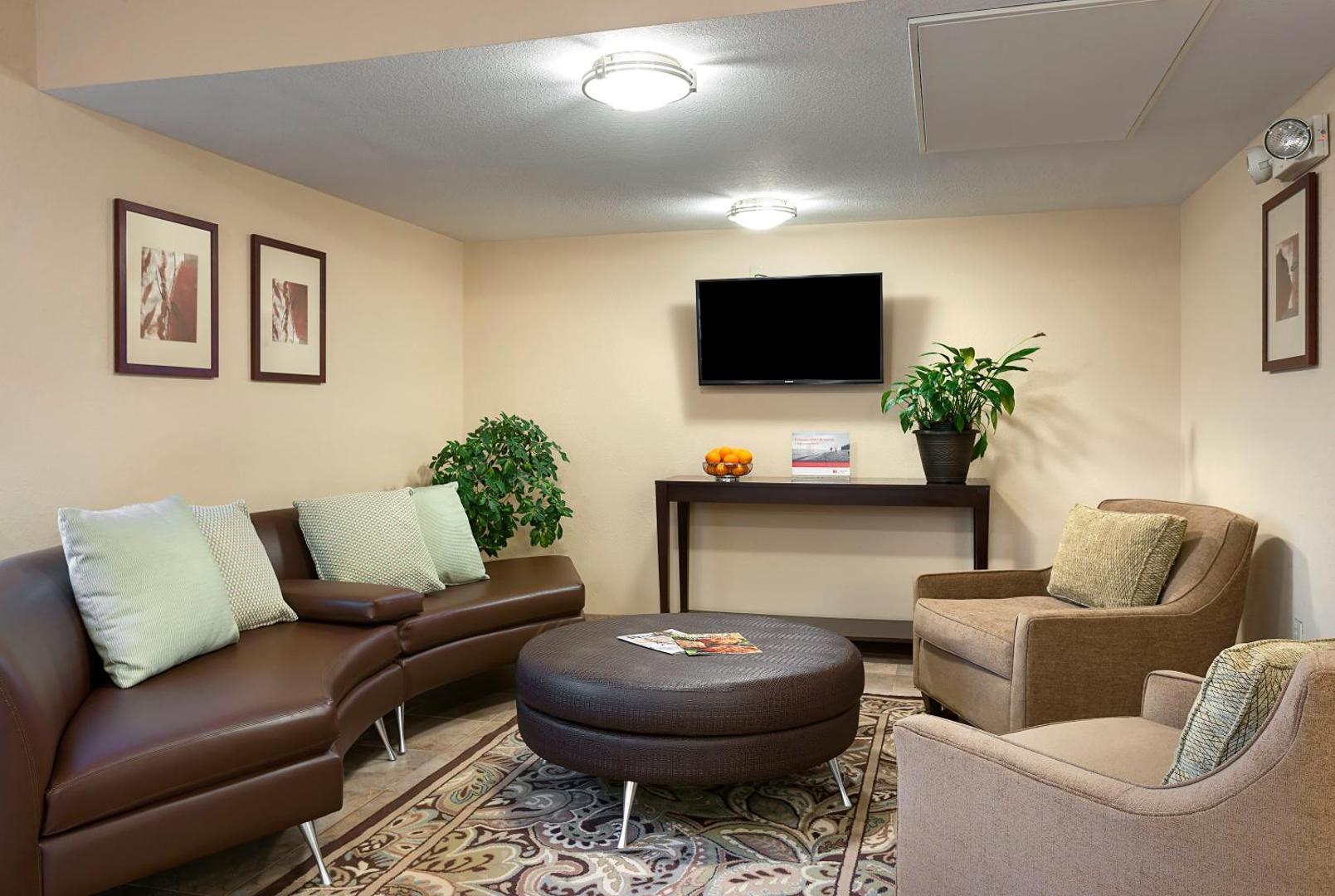 Candlewood Suites Savannah Airport