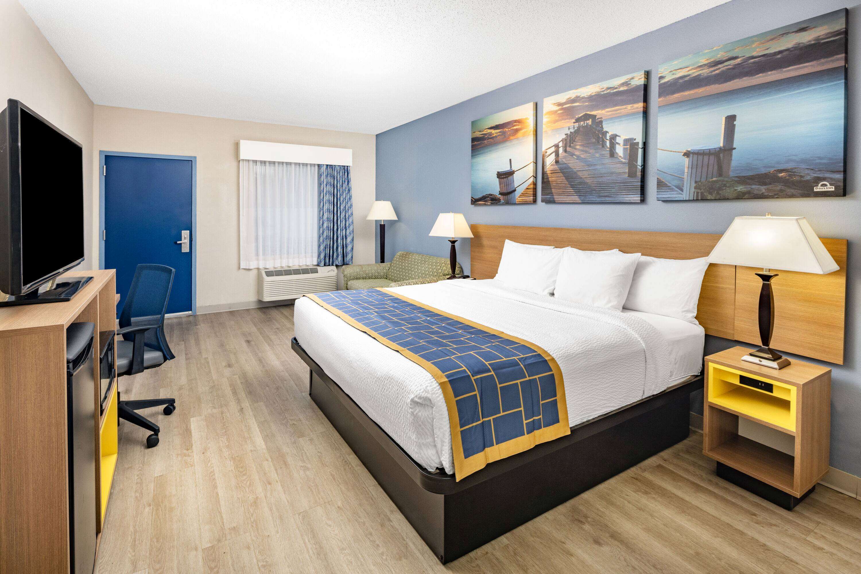 Days Inn & Suites by Windham Savannah Midtown
