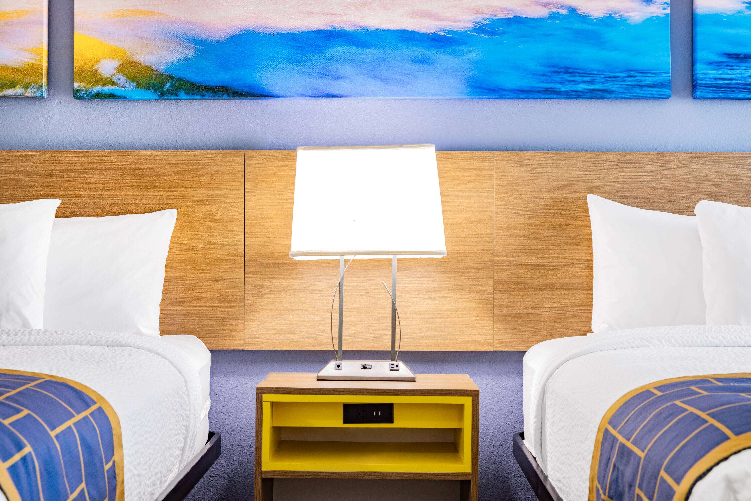 Days Inn & Suites by Windham Savannah Midtown