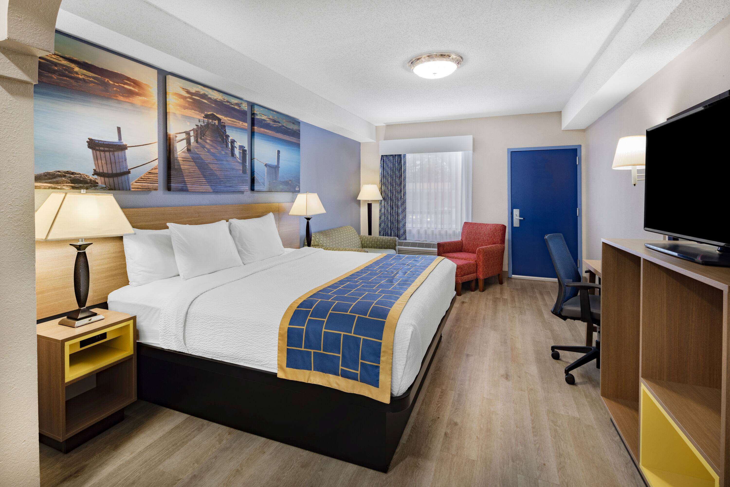 Days Inn & Suites by Windham Savannah Midtown