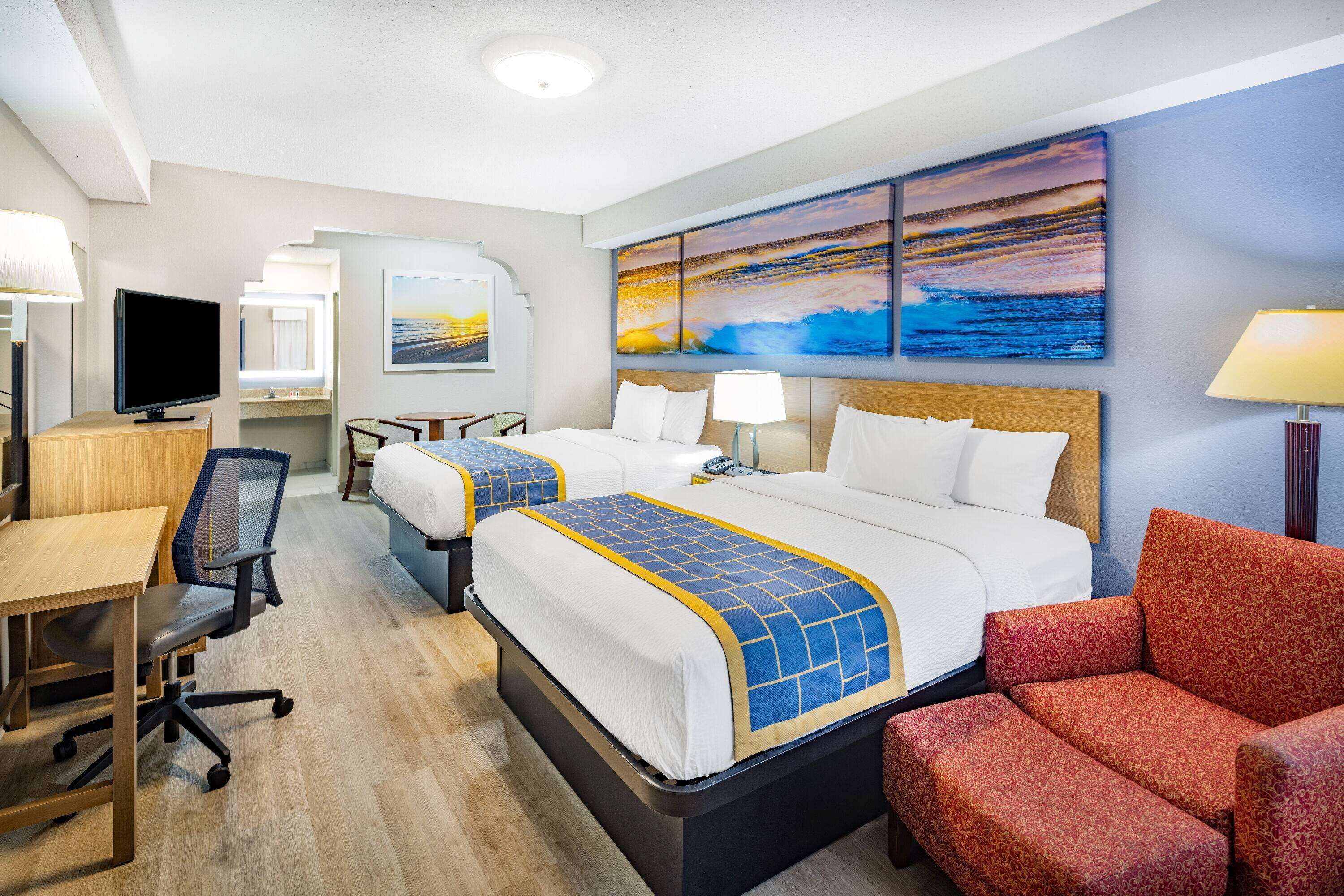 Days Inn & Suites by Windham Savannah Midtown