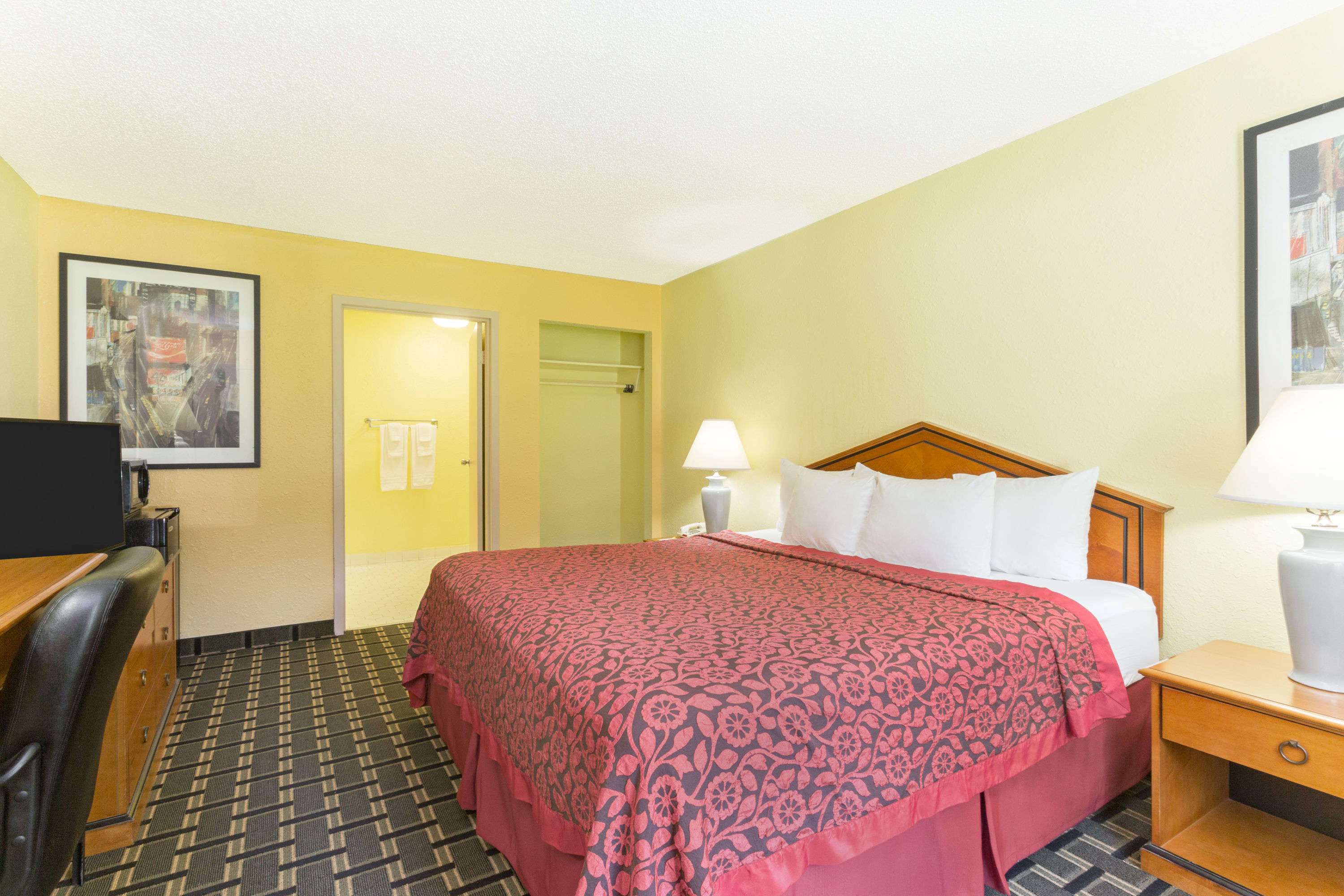 Days Inn by Wyndham Savannah Airport