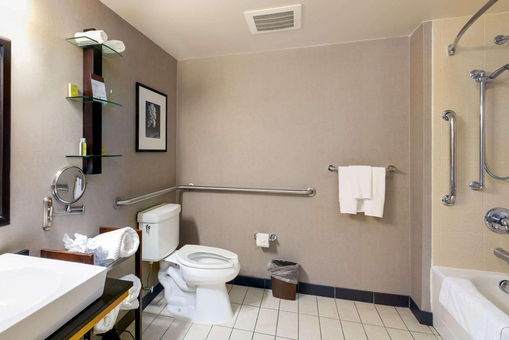 DoubleTree by Hilton Hotel Savannah Airport DoubleTree by Hilton Hotel Savannah Airport