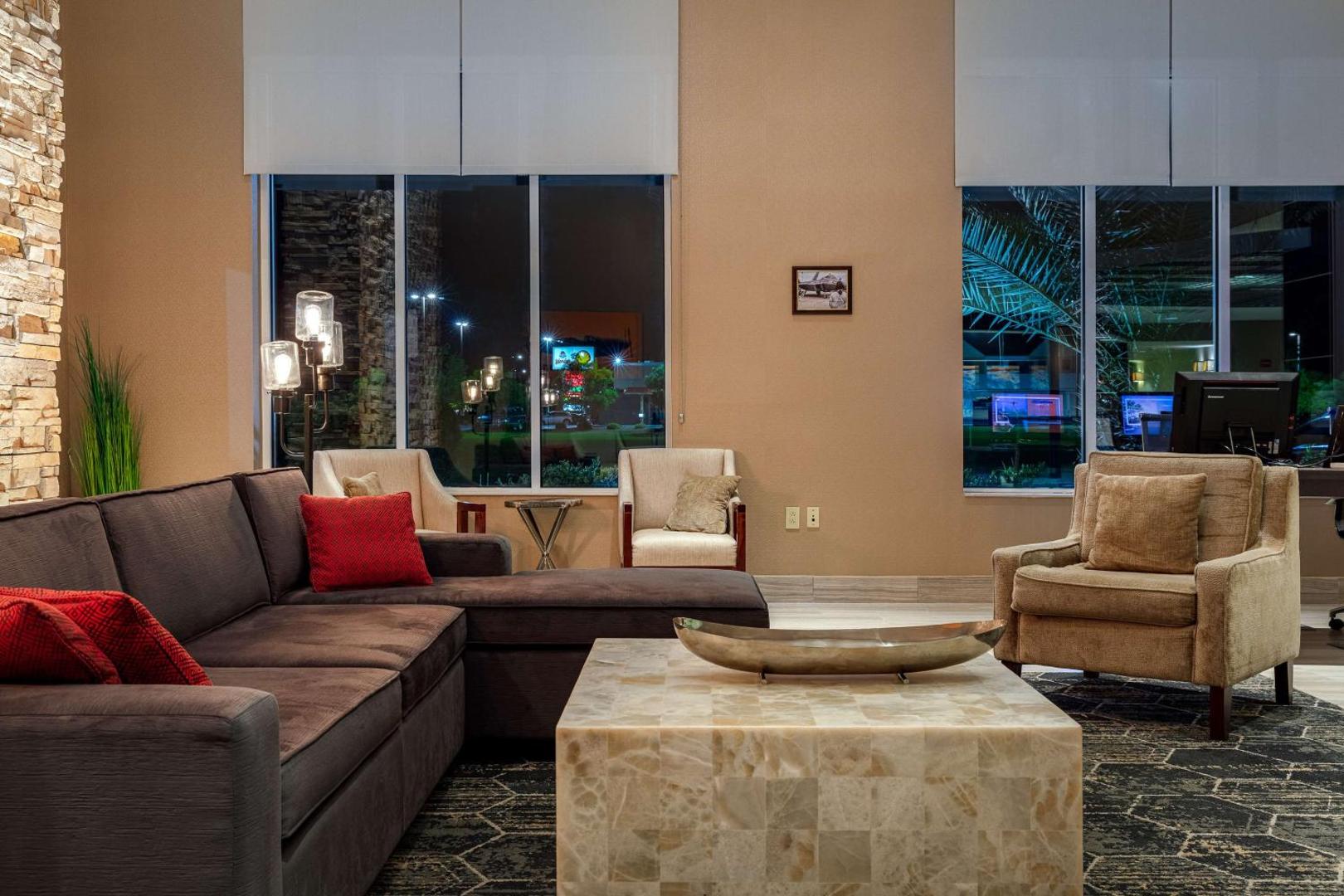 DoubleTree by Hilton Hotel Savannah Airport DoubleTree by Hilton Hotel Savannah Airport