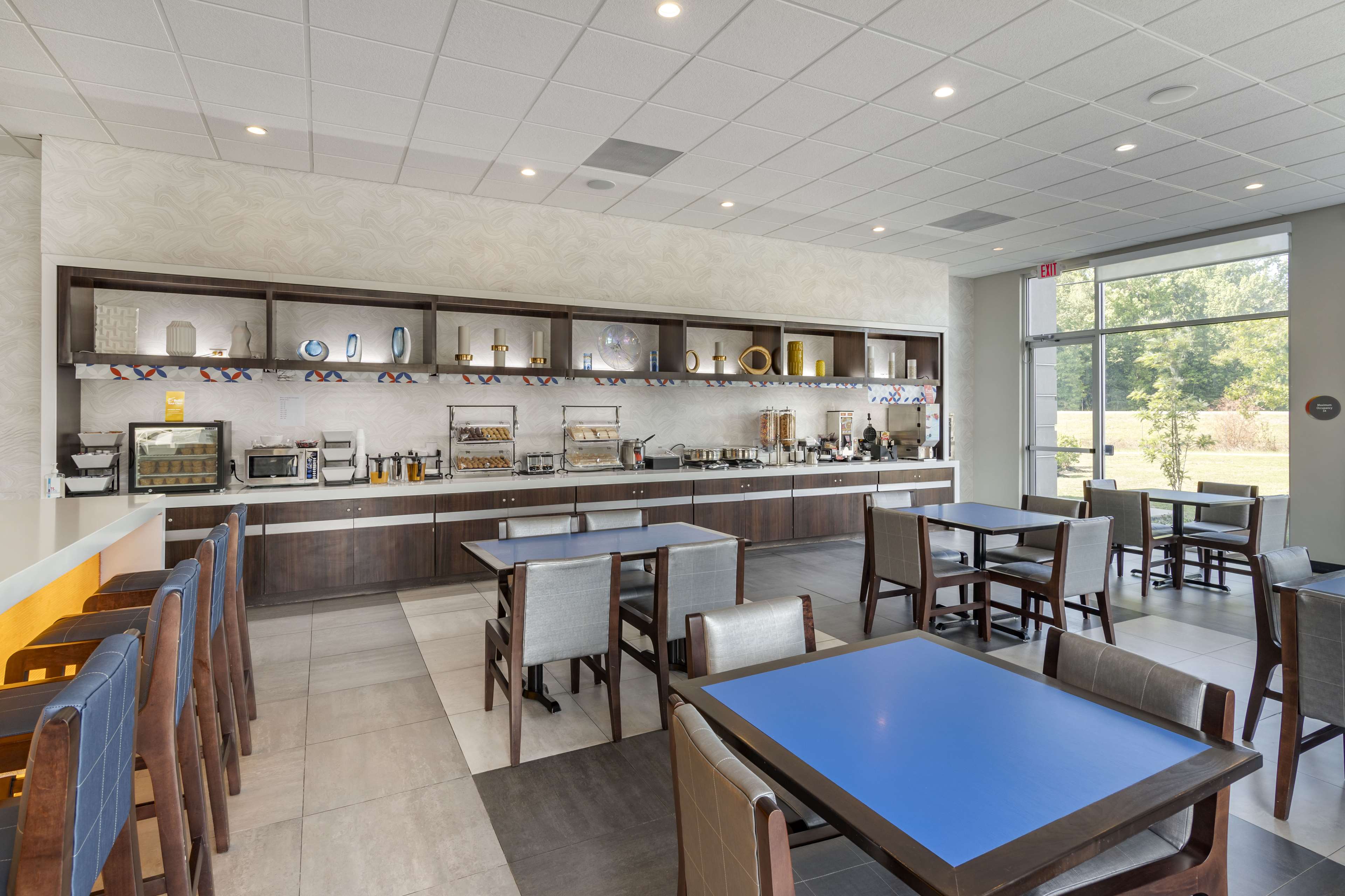 GLo Best Western Savannah-Gateway I-95