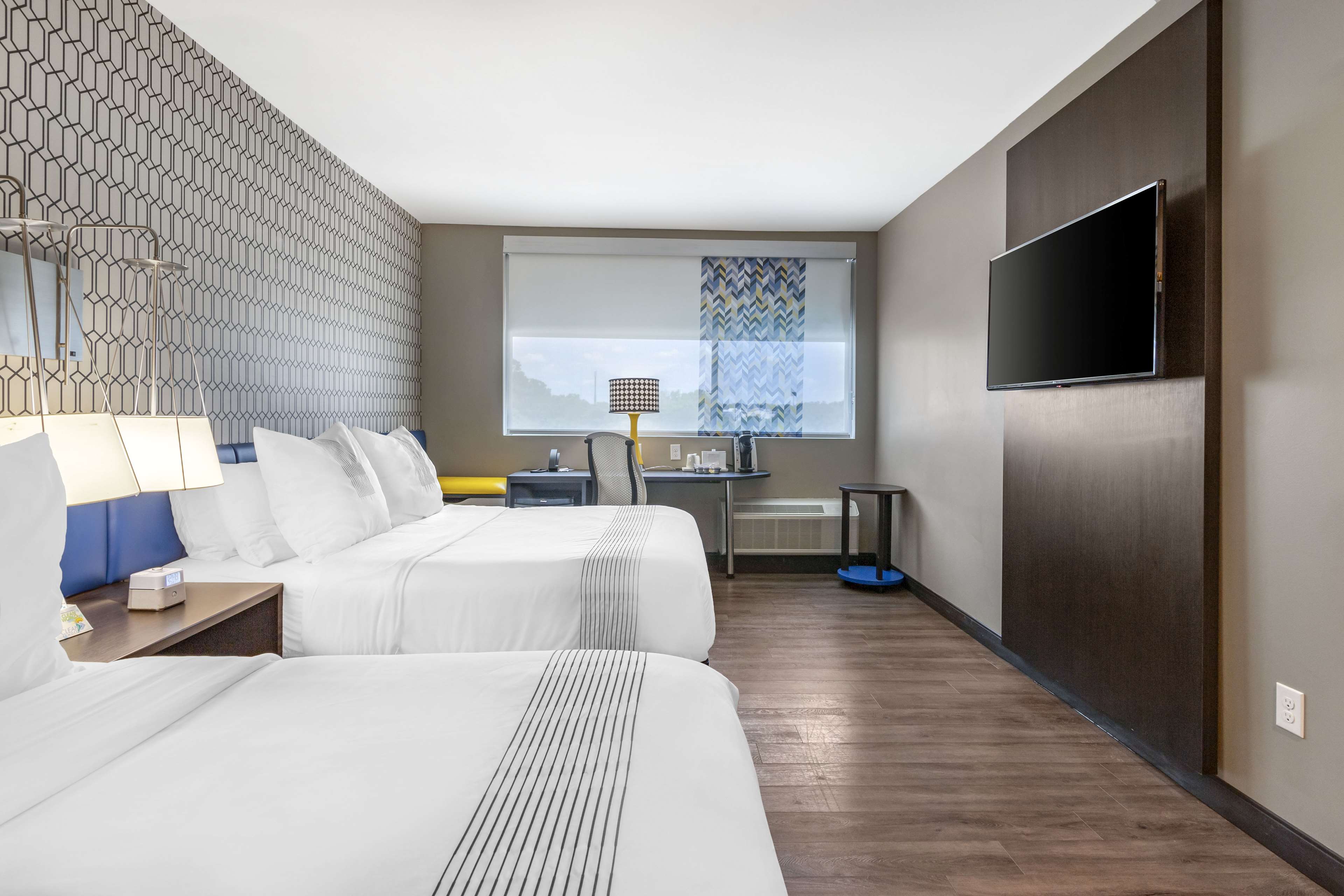 GLo Best Western Savannah-Gateway I-95