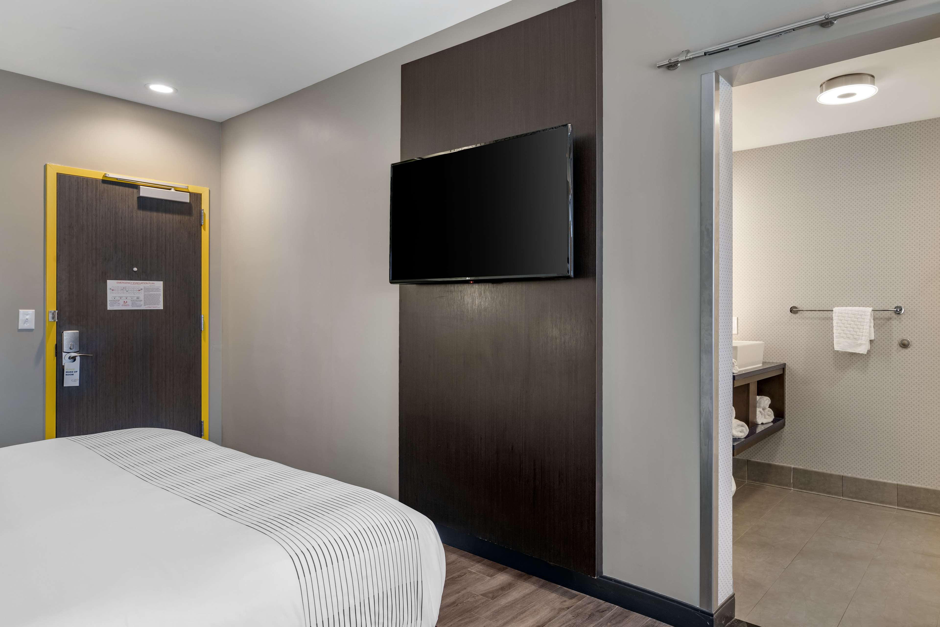 GLo Best Western Savannah-Gateway I-95