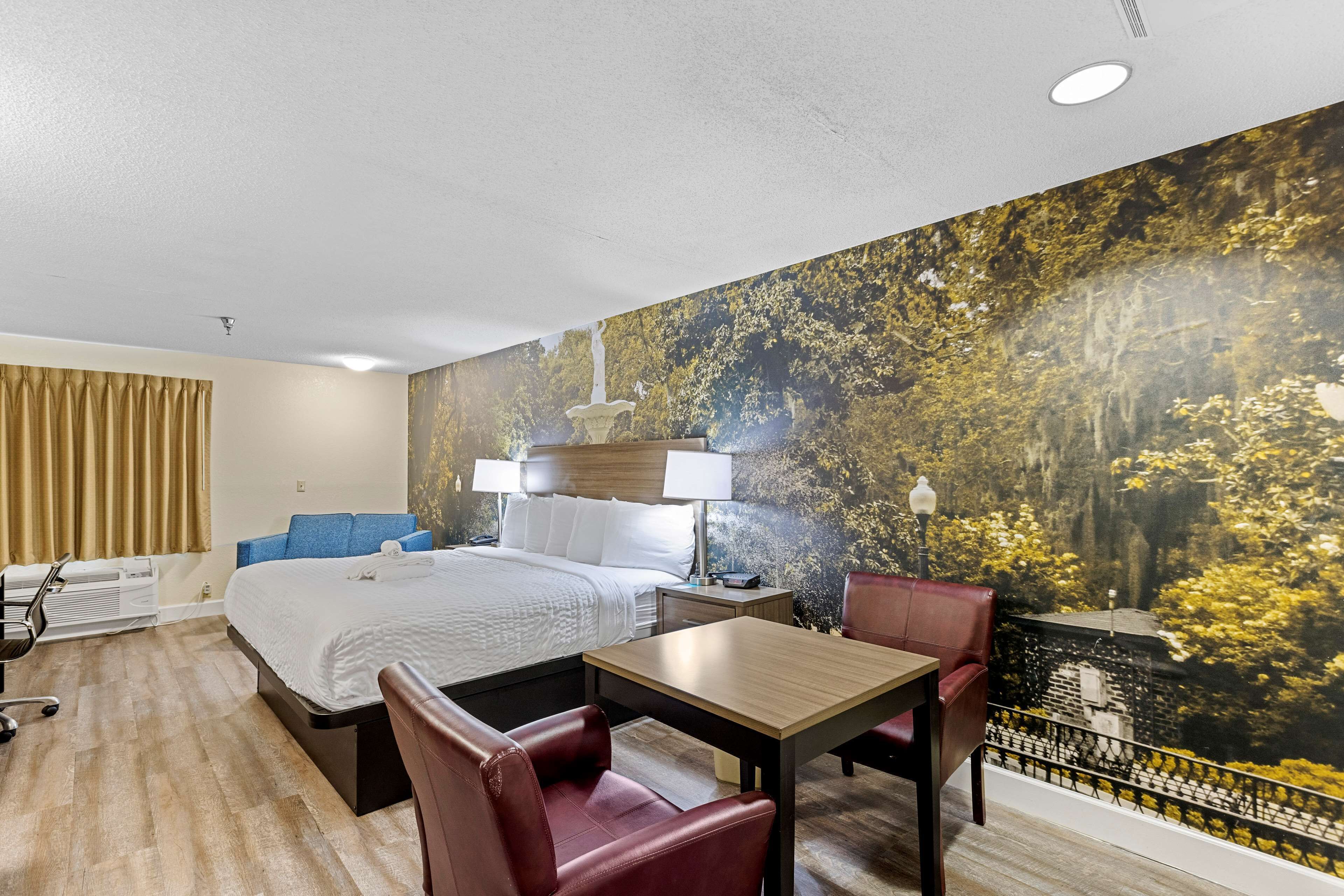 GLo Best Western Savannah-Gateway I-95