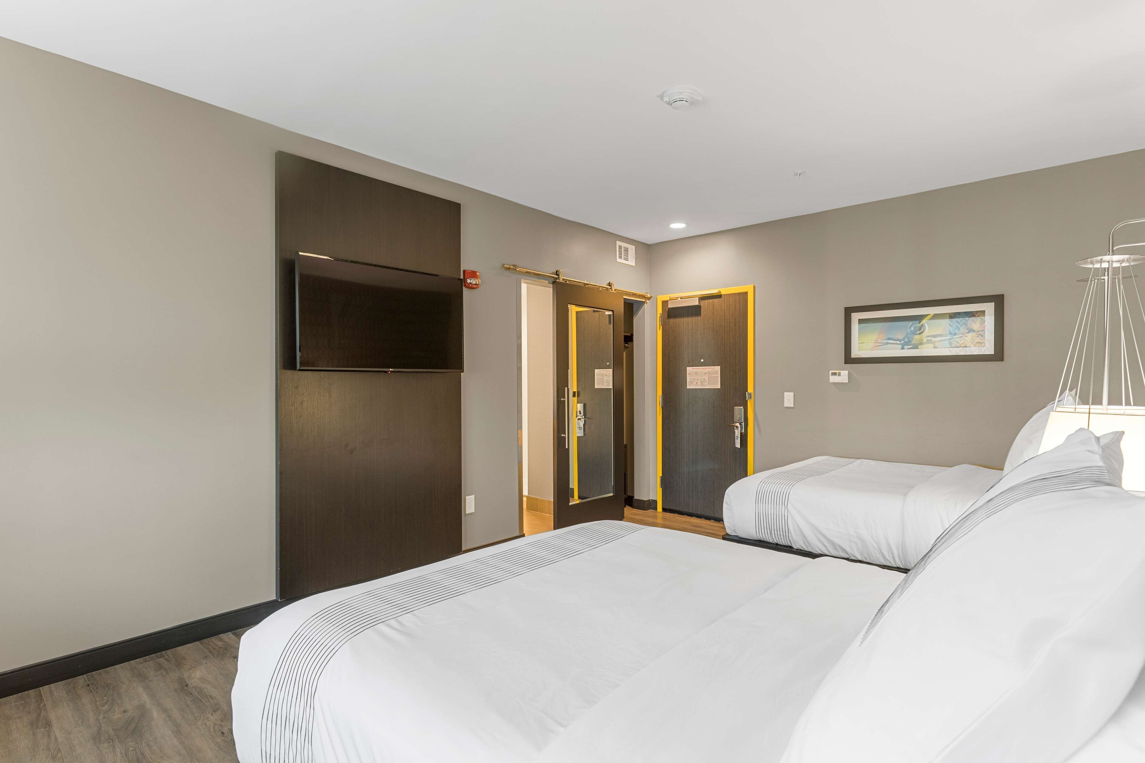 GLo Best Western Savannah-Gateway I-95