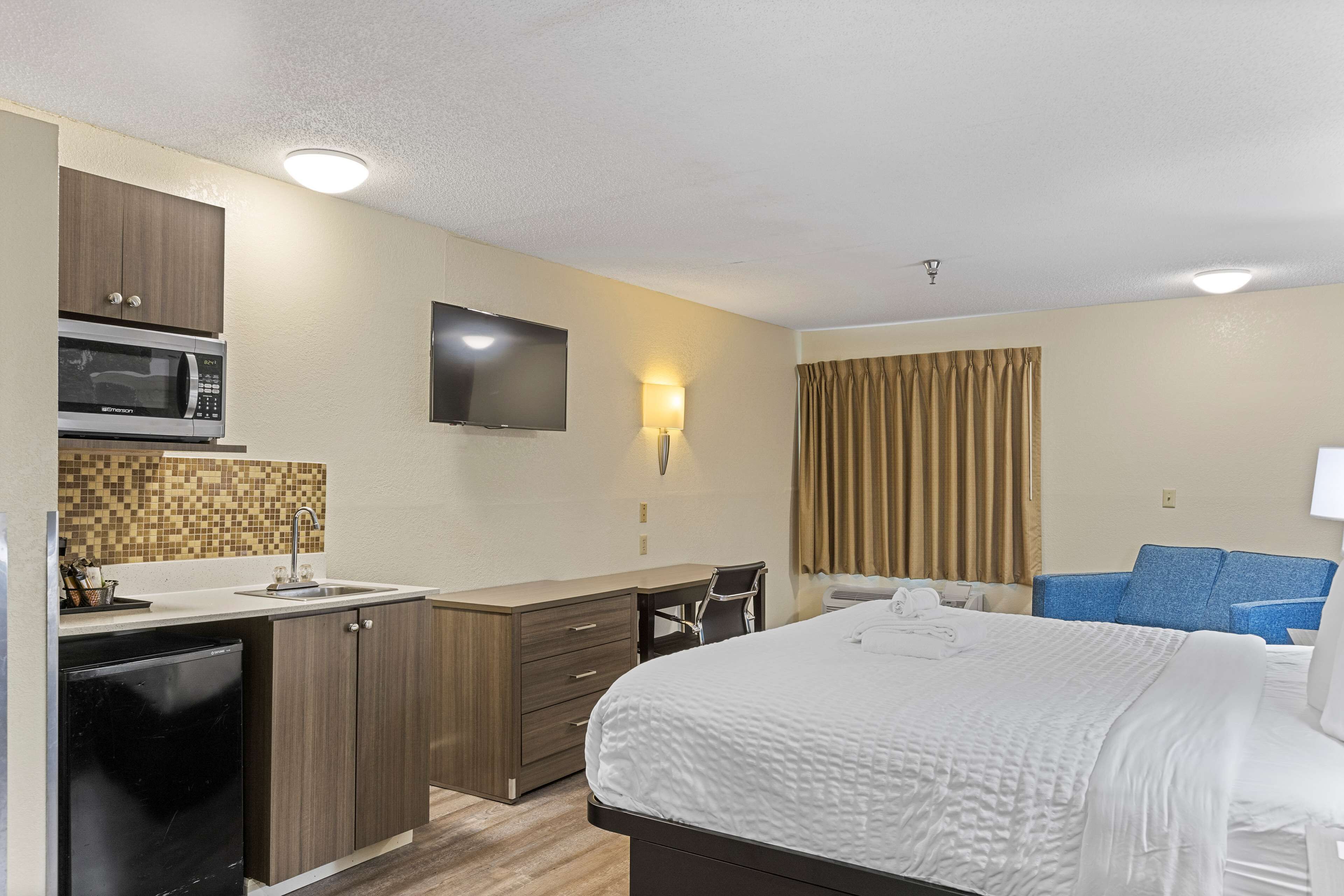 GLo Best Western Savannah-Gateway I-95